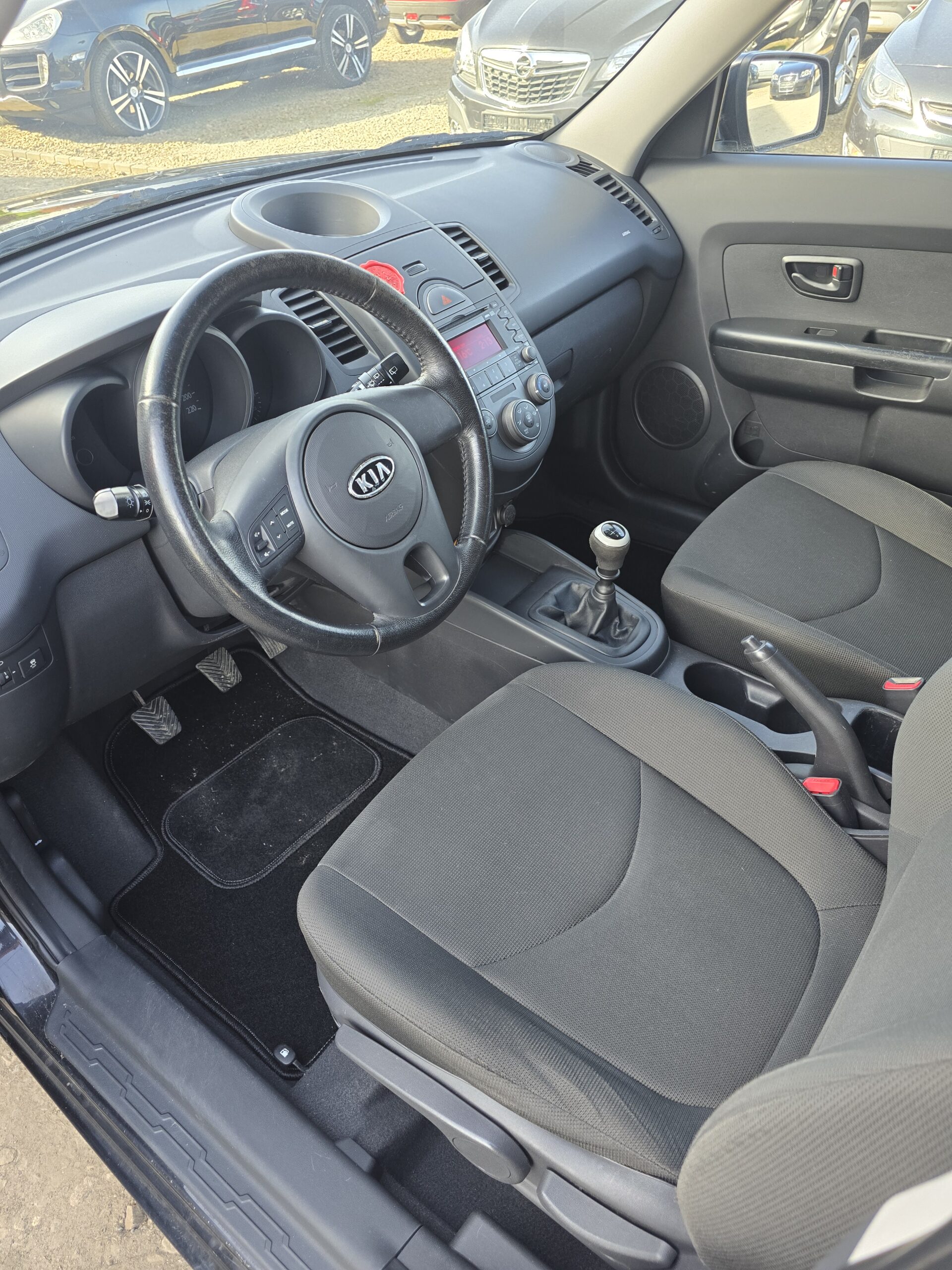 
								Kia Soul 1.6CRDI full									