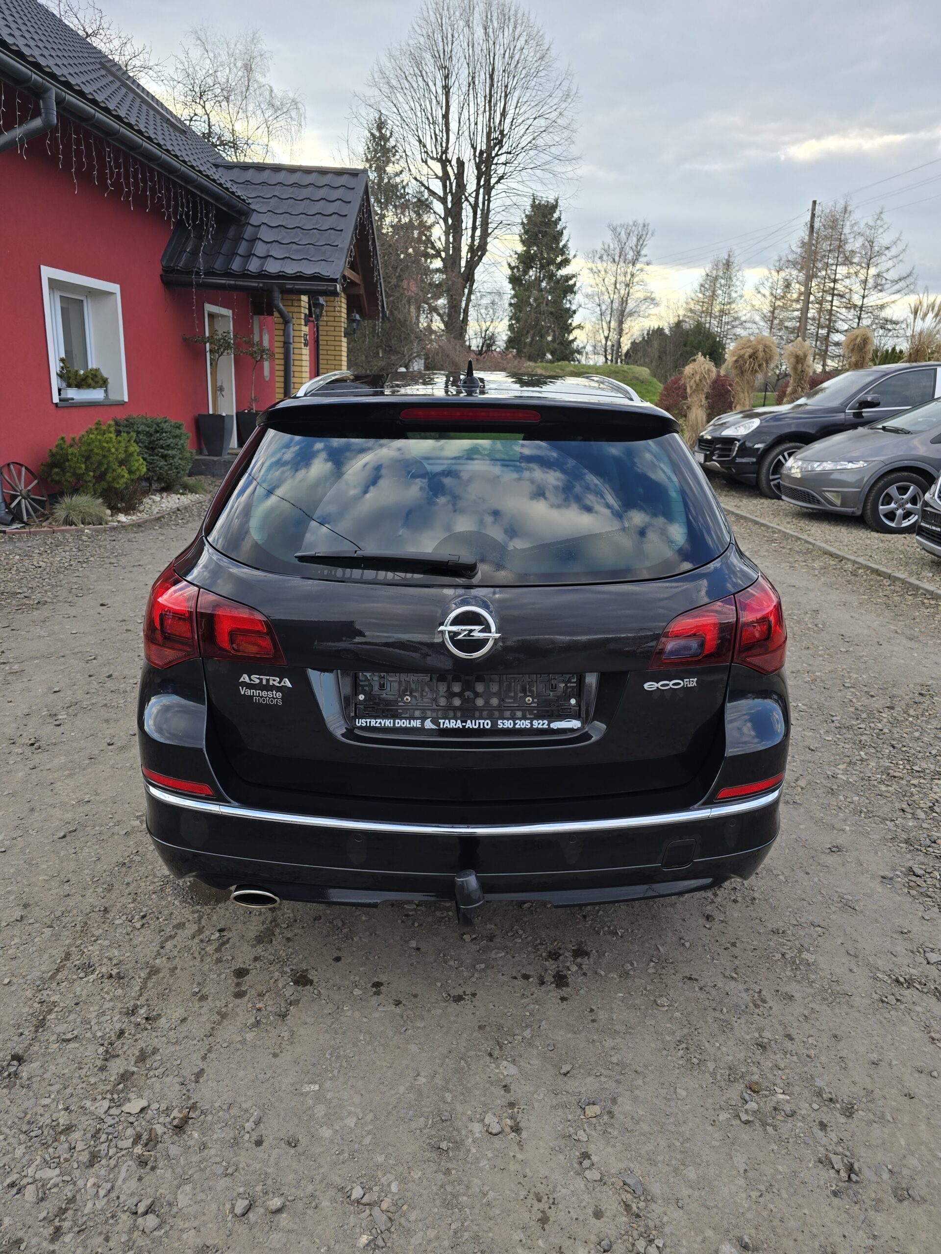 
								Opel Astra J 1.6cdti full									