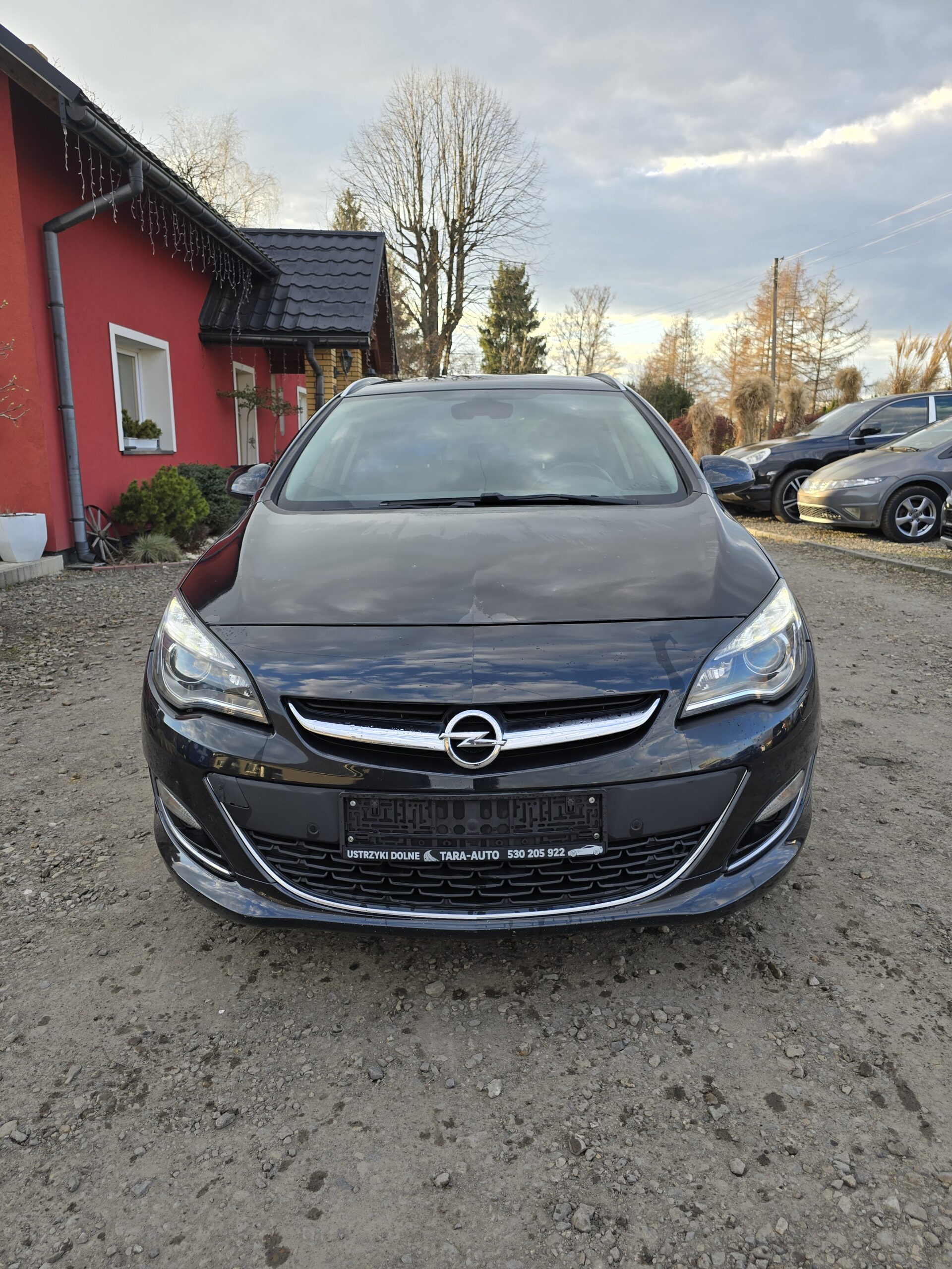 
								Opel Astra J 1.6cdti full									