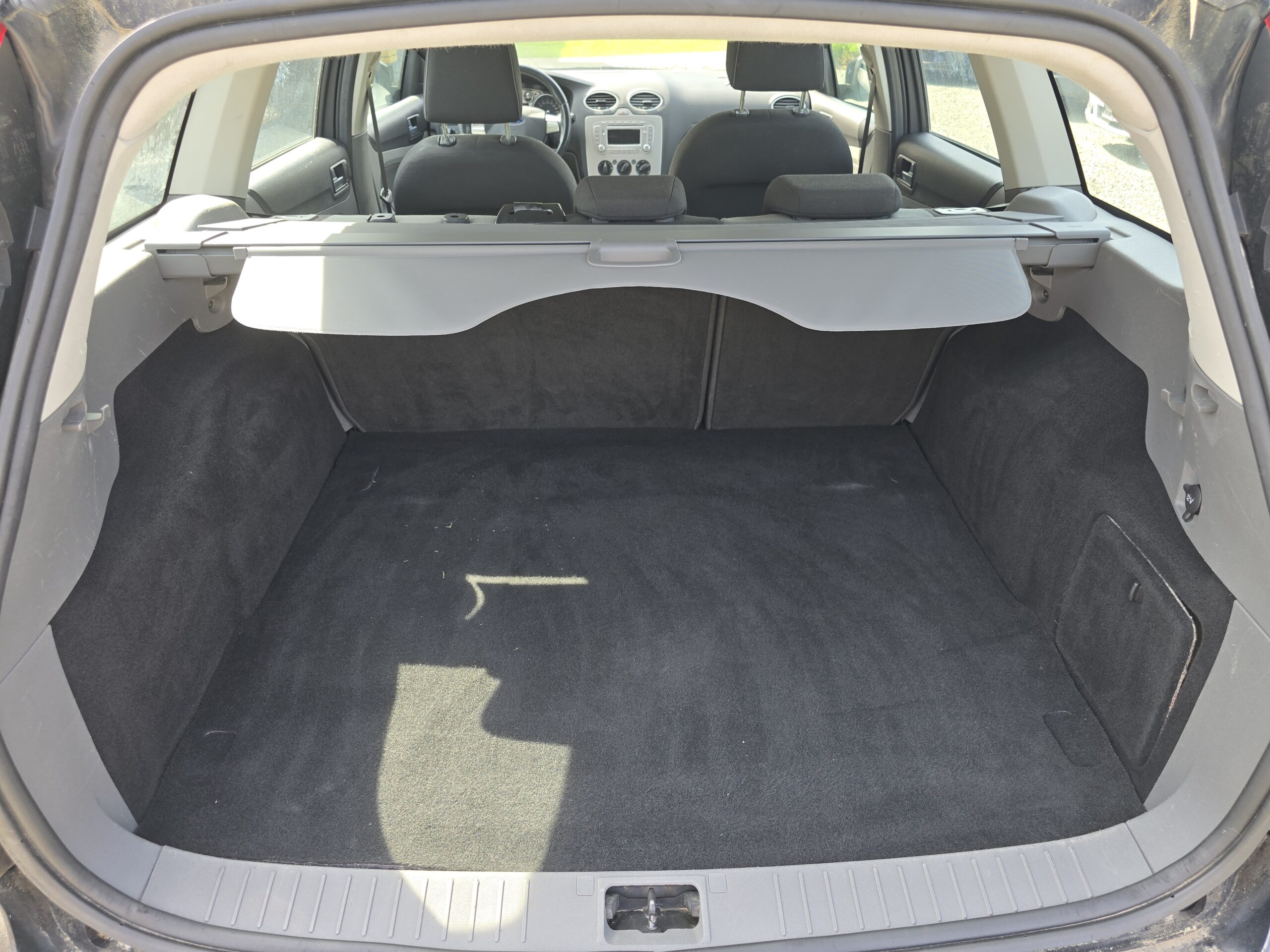 
								Ford Focus 1.6 Tdci full									