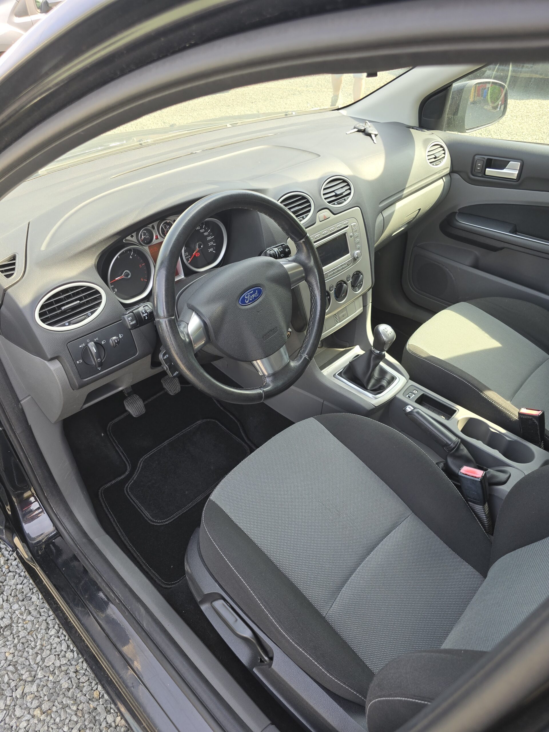 
								Ford Focus 1.6 Tdci full									