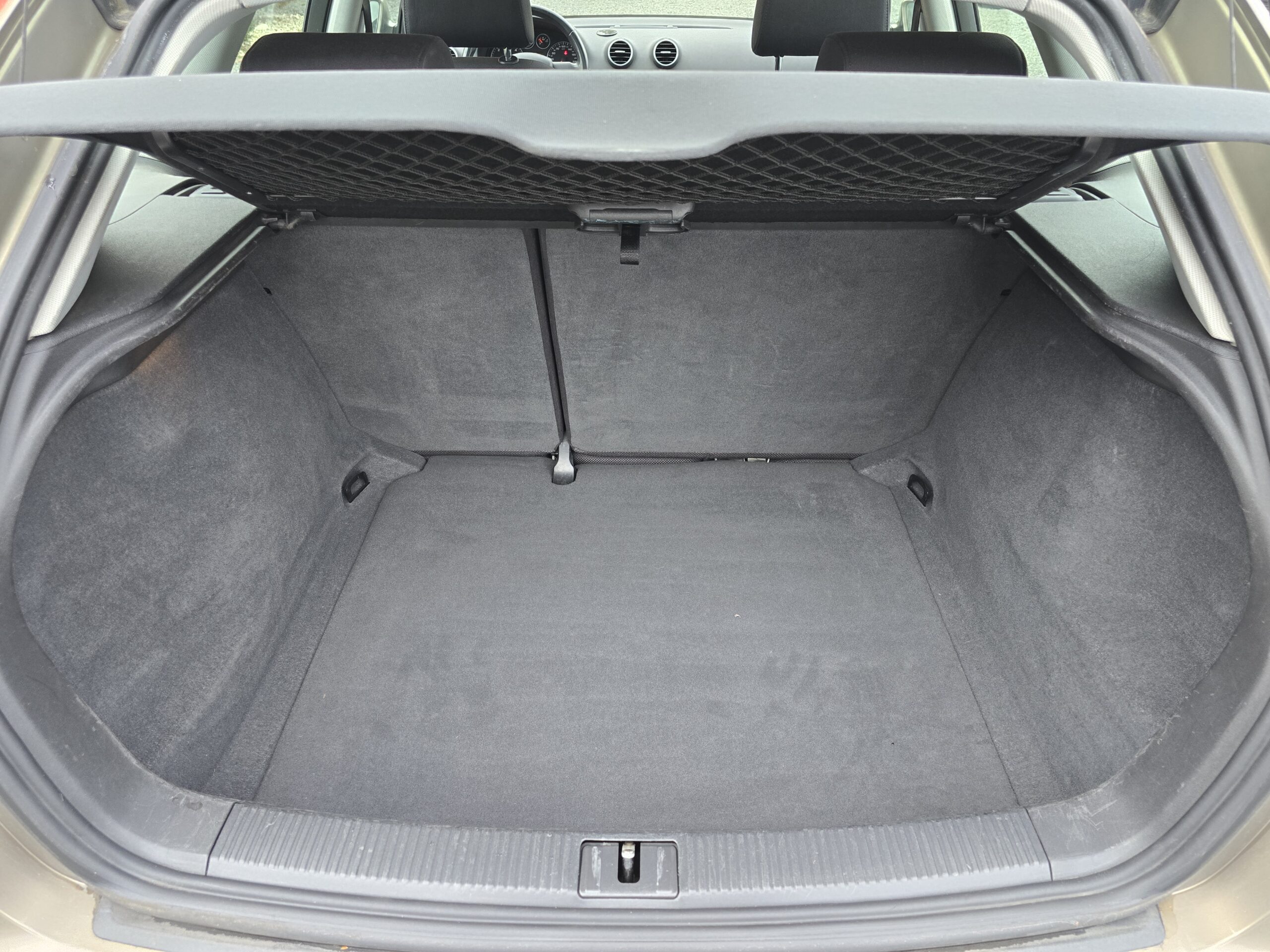 
								Audi a3 8p 1.9TDI Dsg full									