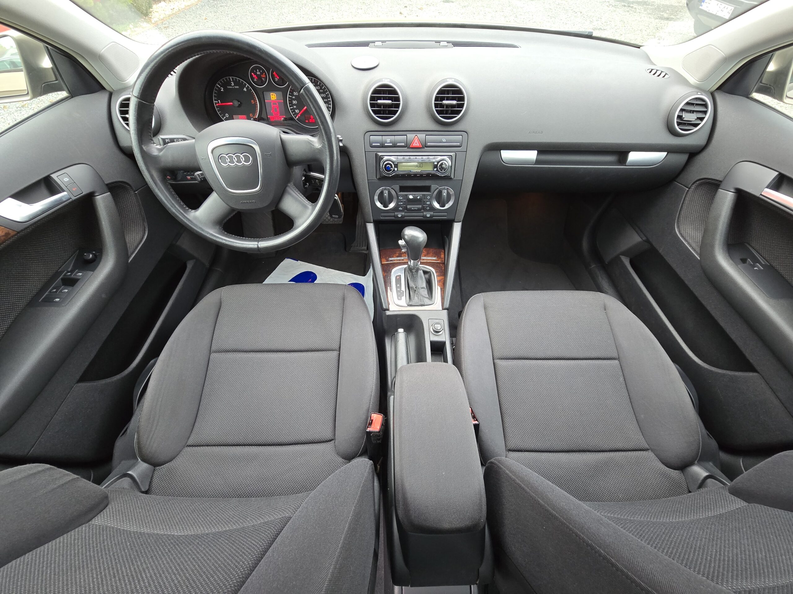 
								Audi a3 8p 1.9TDI Dsg full									