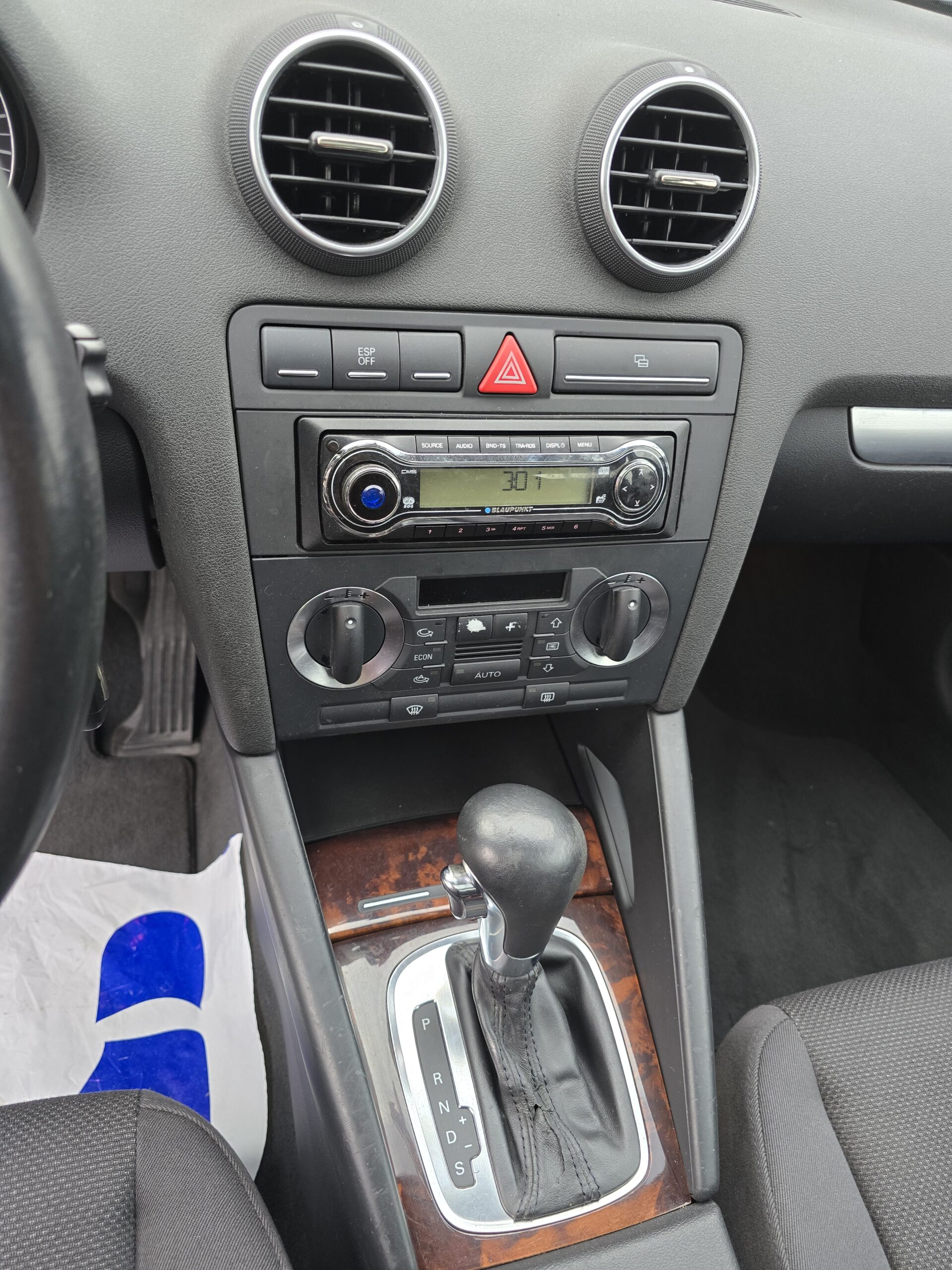 
								Audi a3 8p 1.9TDI Dsg full									