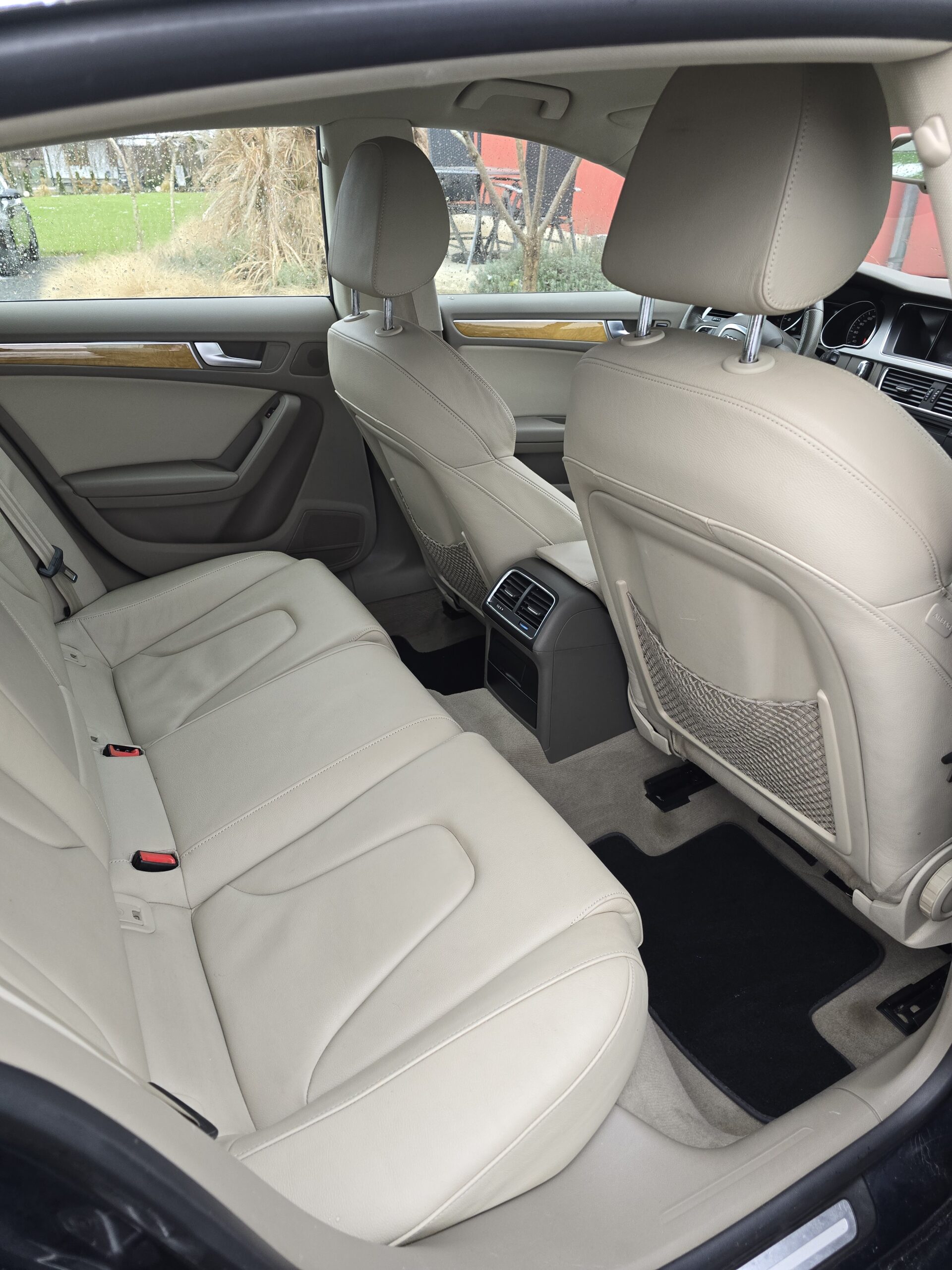 
								Audi A5 2.0TDI Quattro 2011r full									