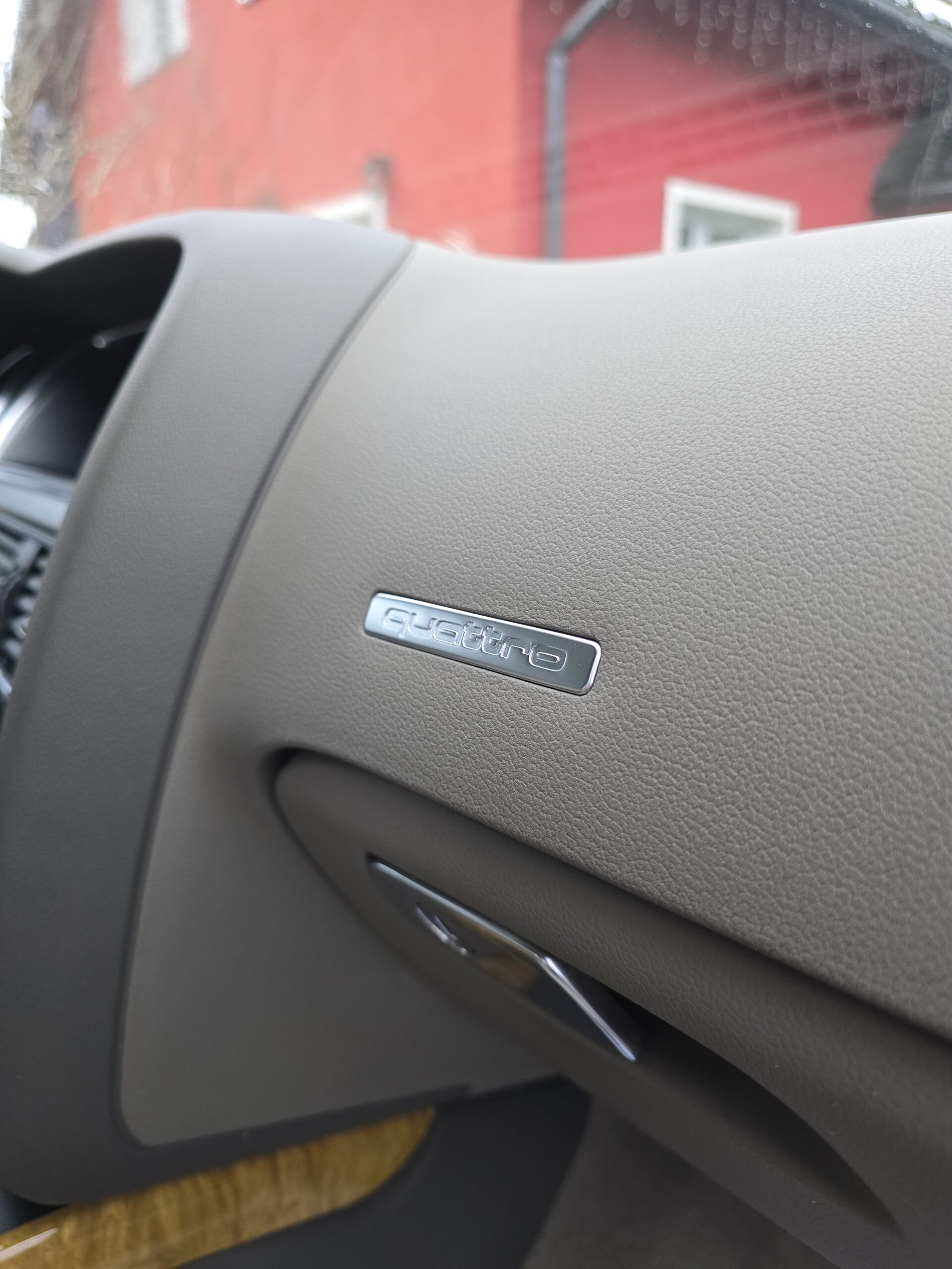 
								Audi A5 2.0TDI Quattro 2011r full									