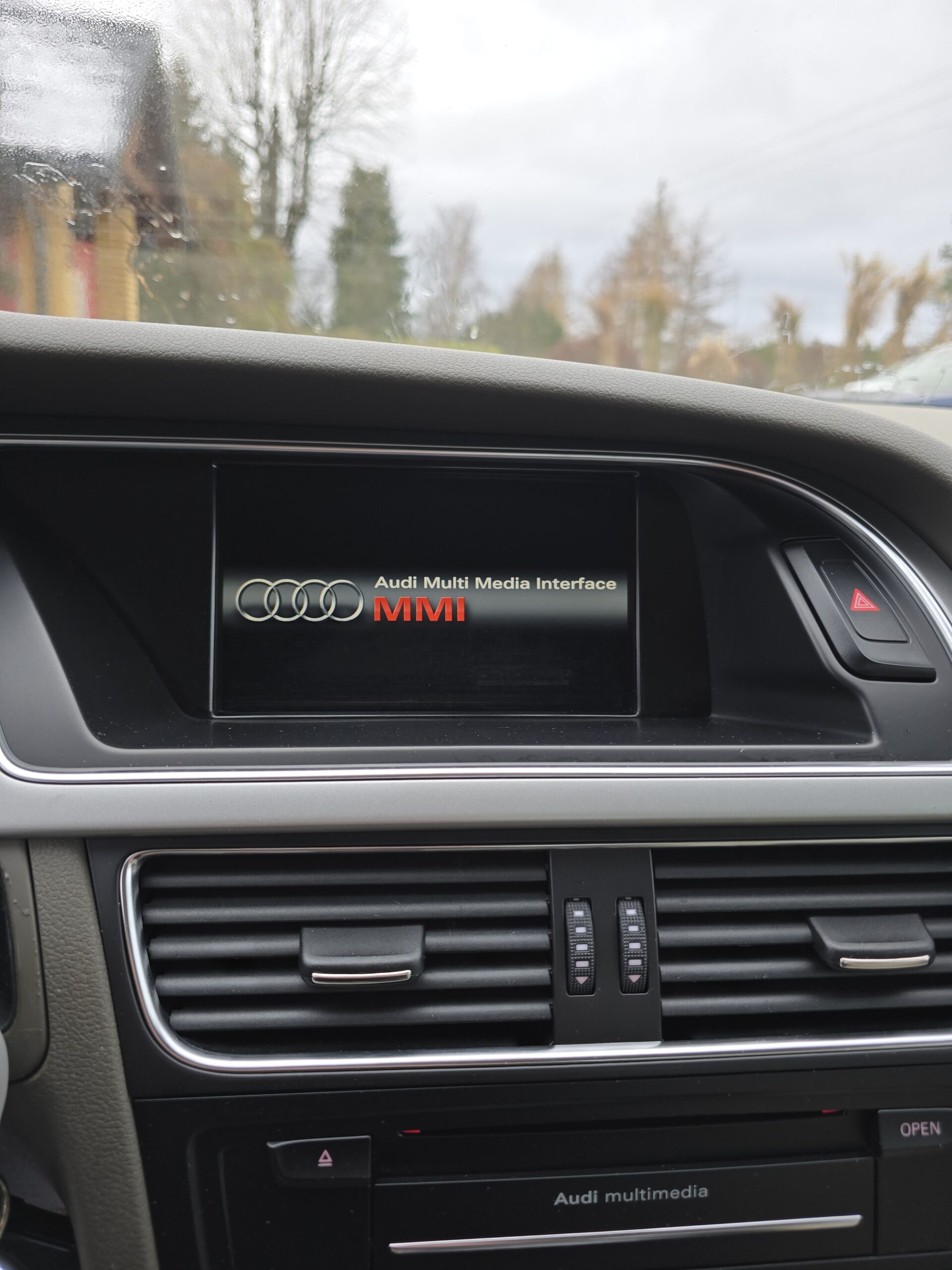 
								Audi A5 2.0TDI Quattro 2011r full									