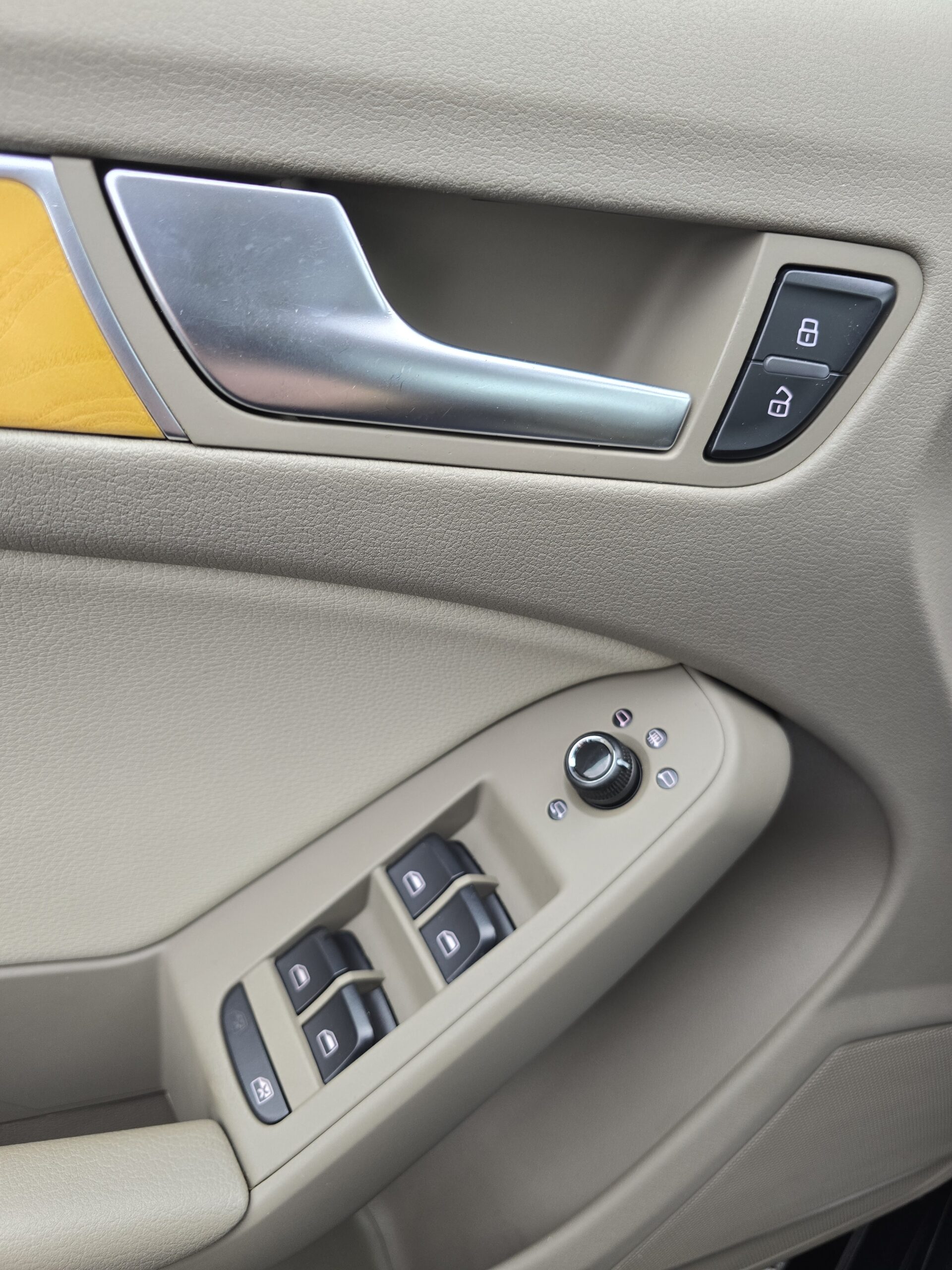 
								Audi A5 2.0TDI Quattro 2011r full									