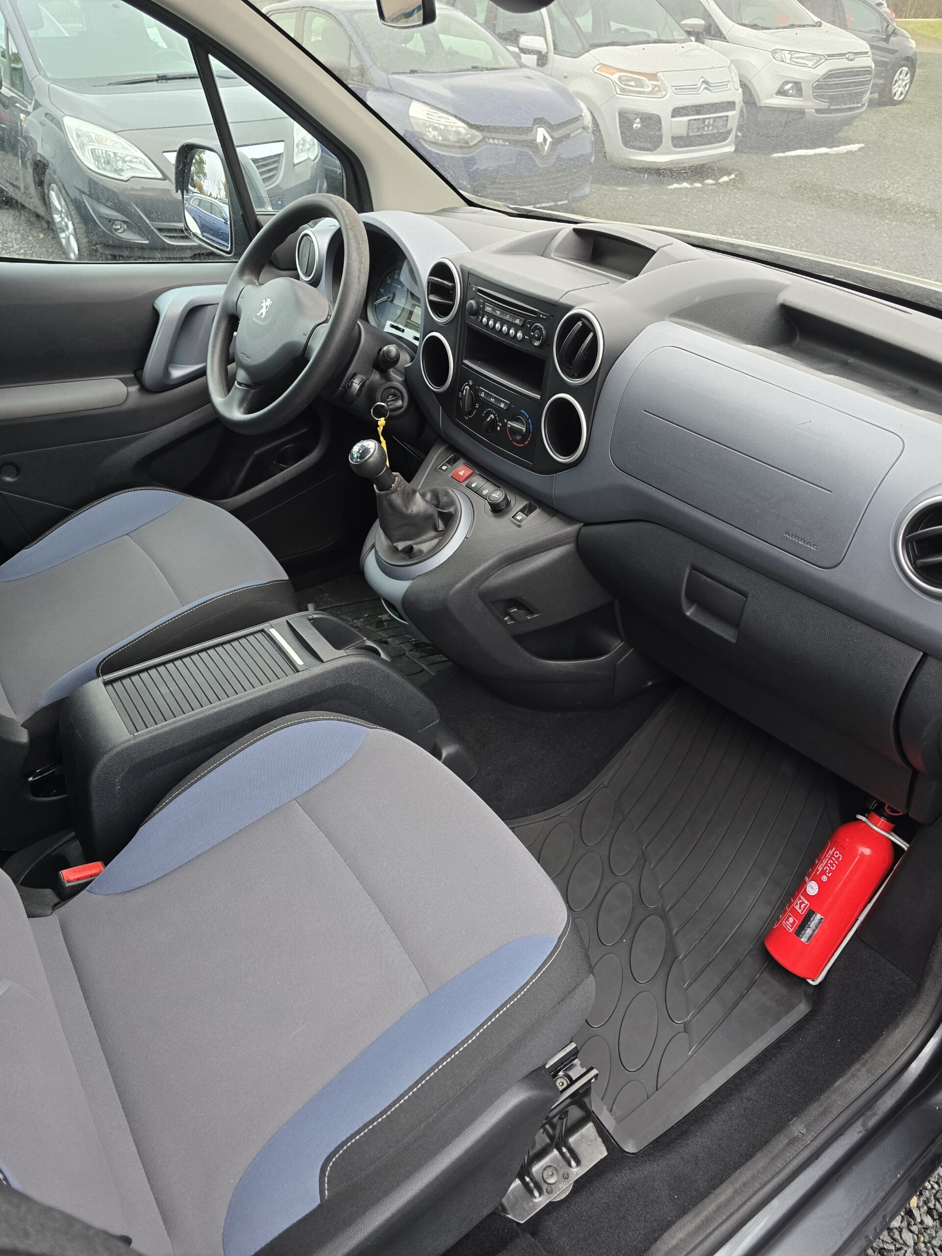 
								Peugeot Partner 1.6eHdi 2014 full									