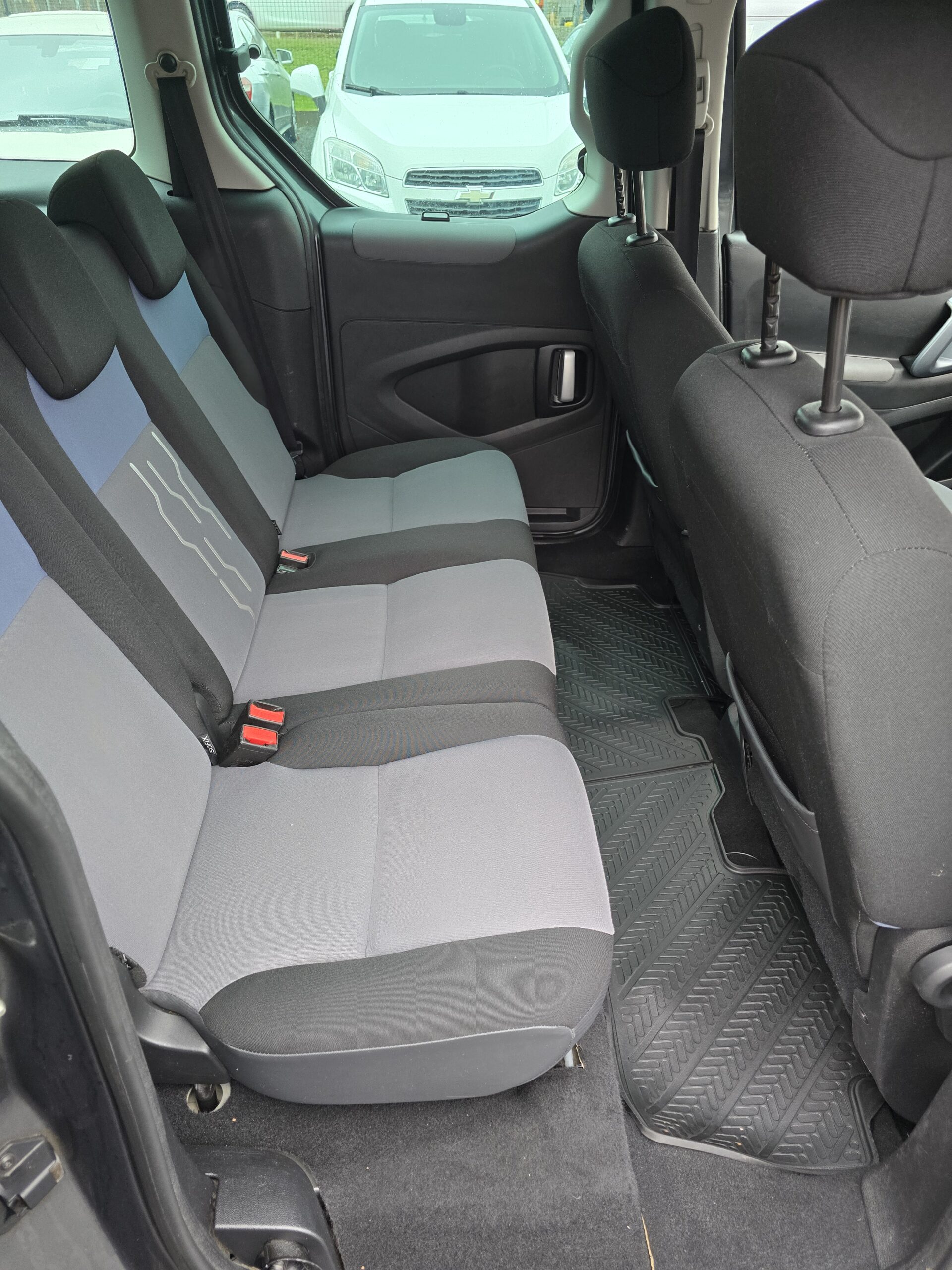 
								Peugeot Partner 1.6eHdi 2014 full									