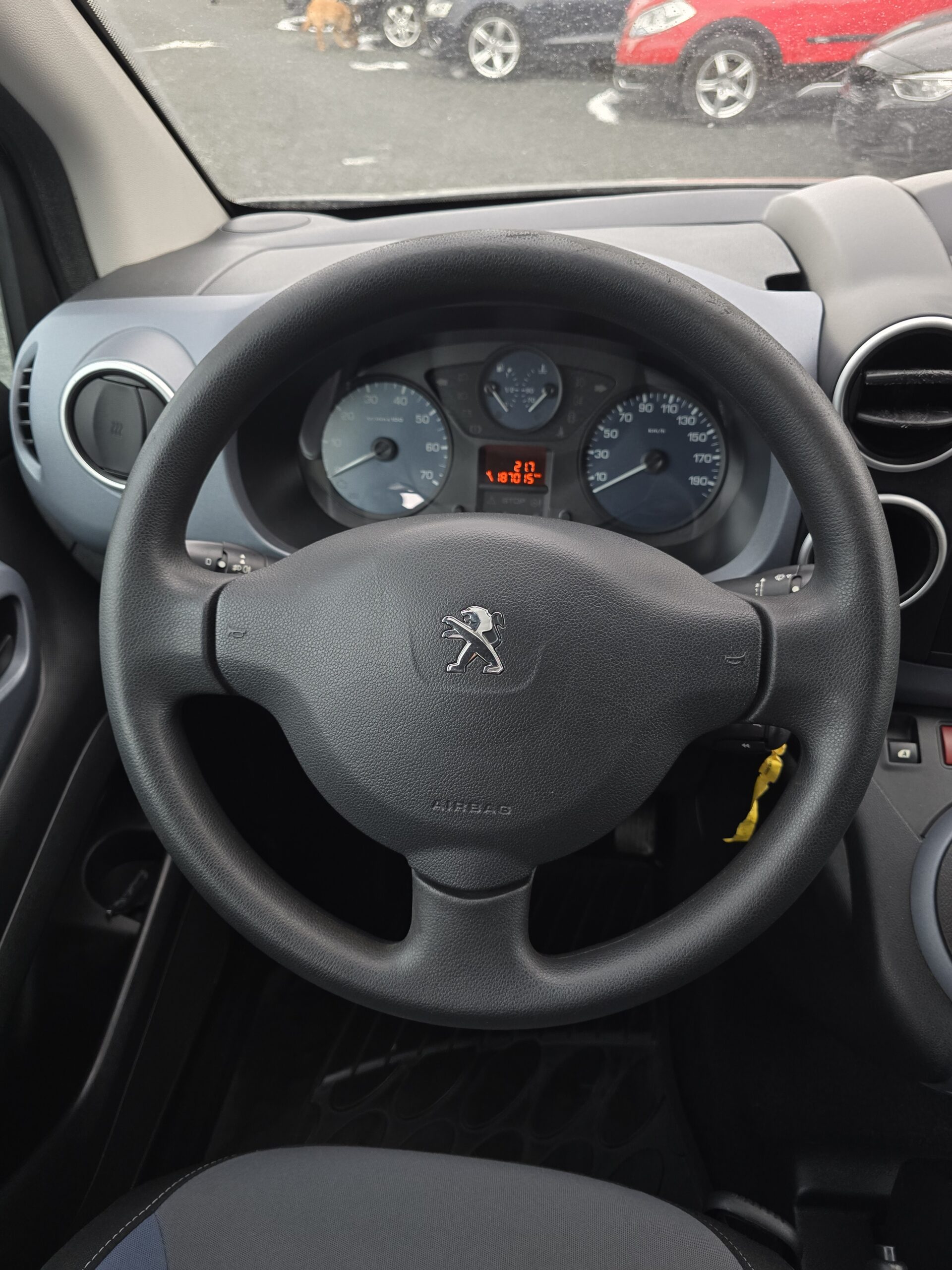 
								Peugeot Partner 1.6eHdi 2014 full									