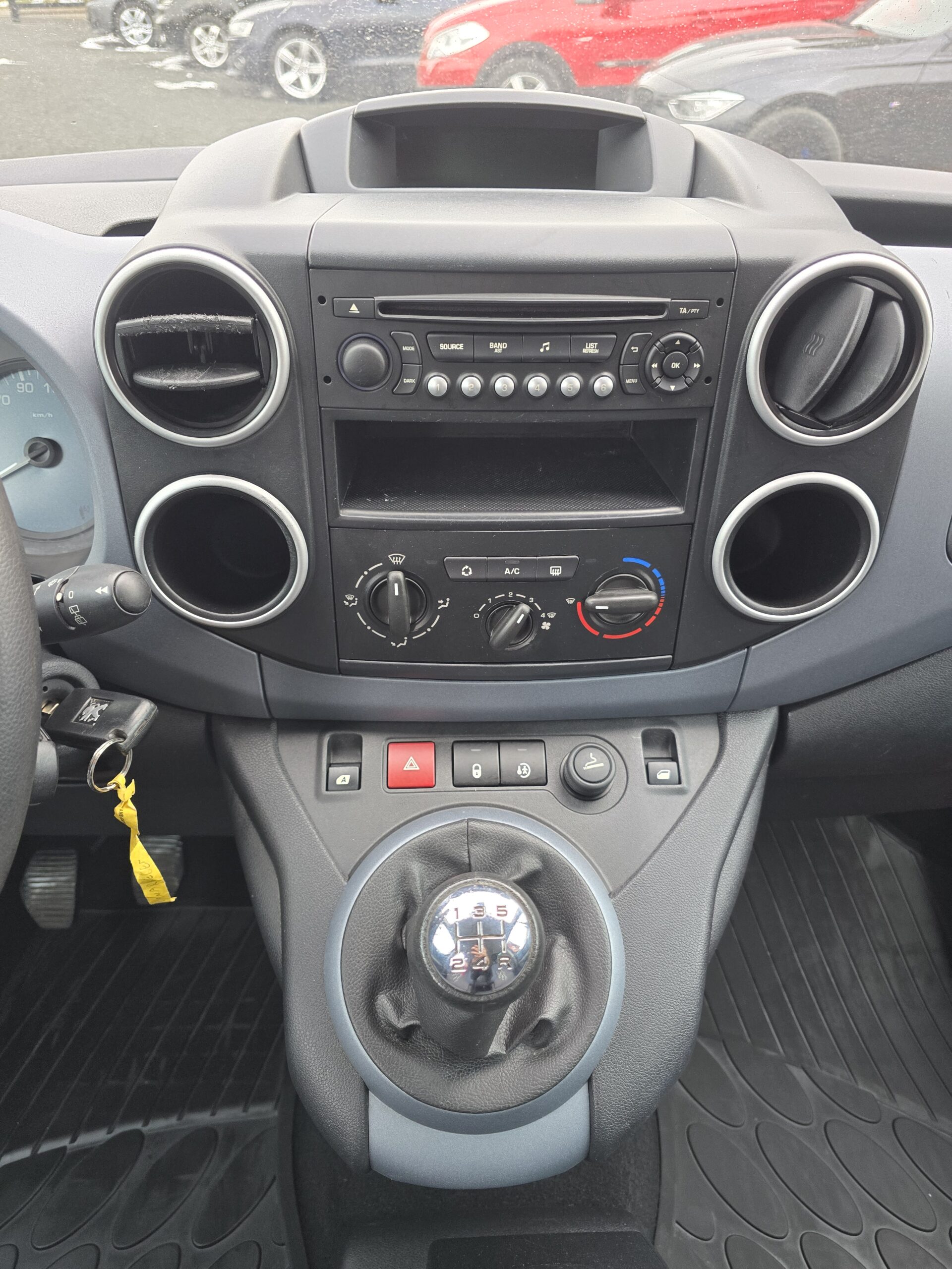 
								Peugeot Partner 1.6eHdi 2014 full									