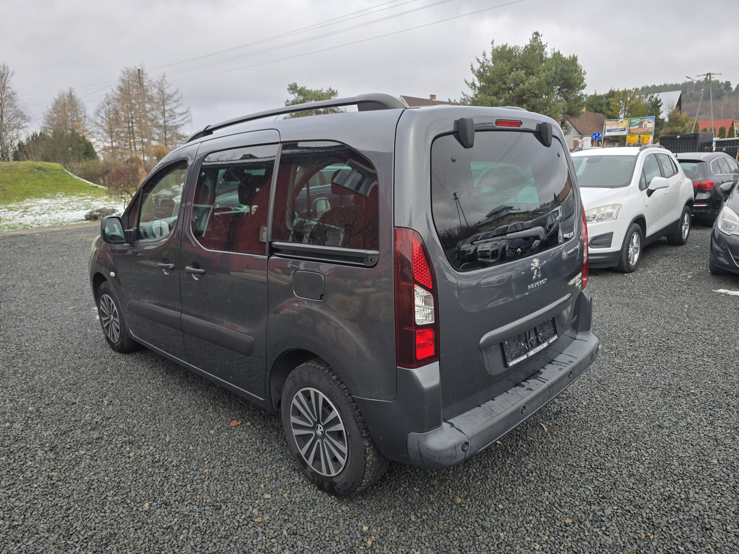 
								Peugeot Partner 1.6eHdi 2014 full									