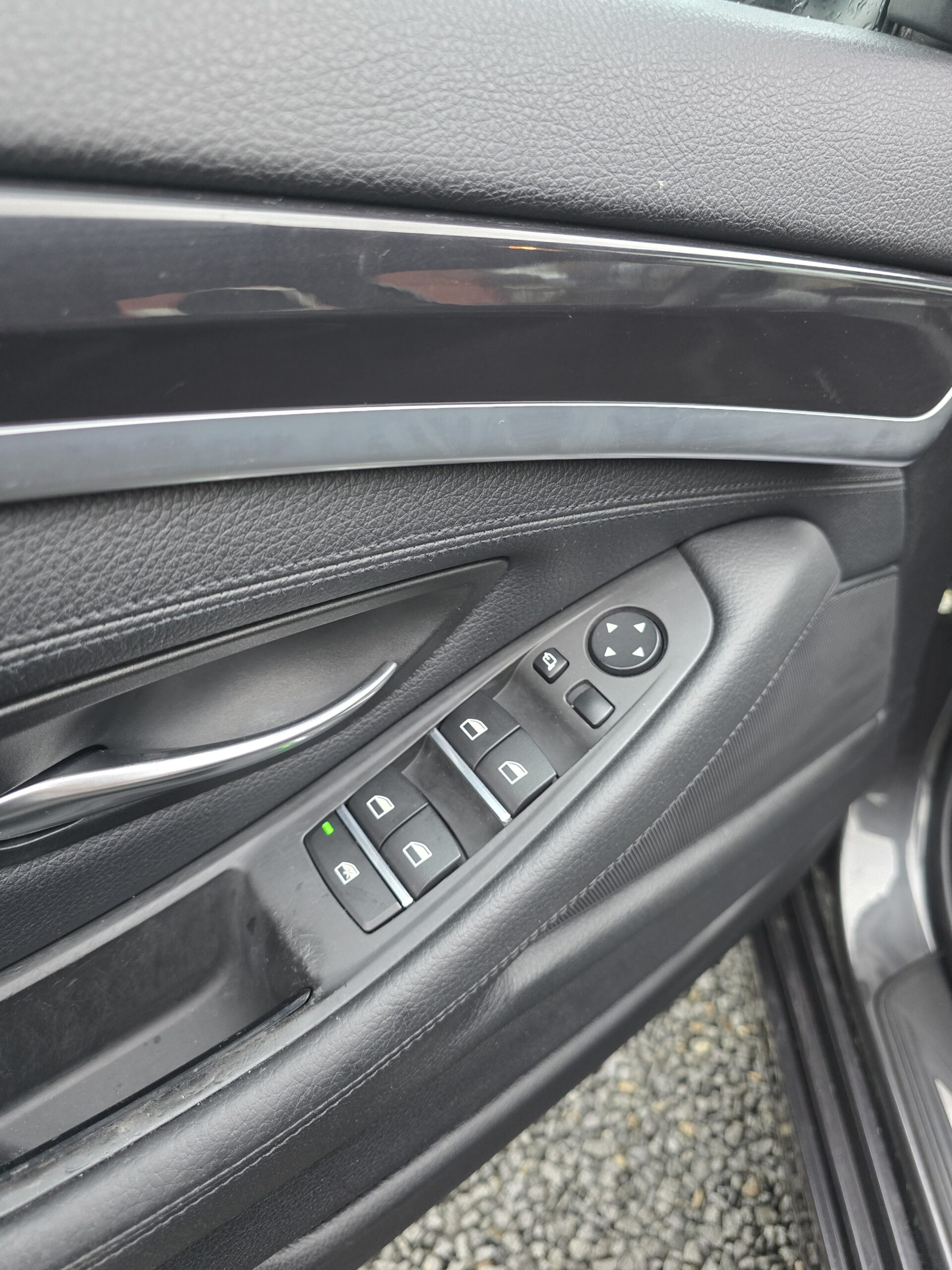 
								Bmw seria 5 F10. 2.0D full									