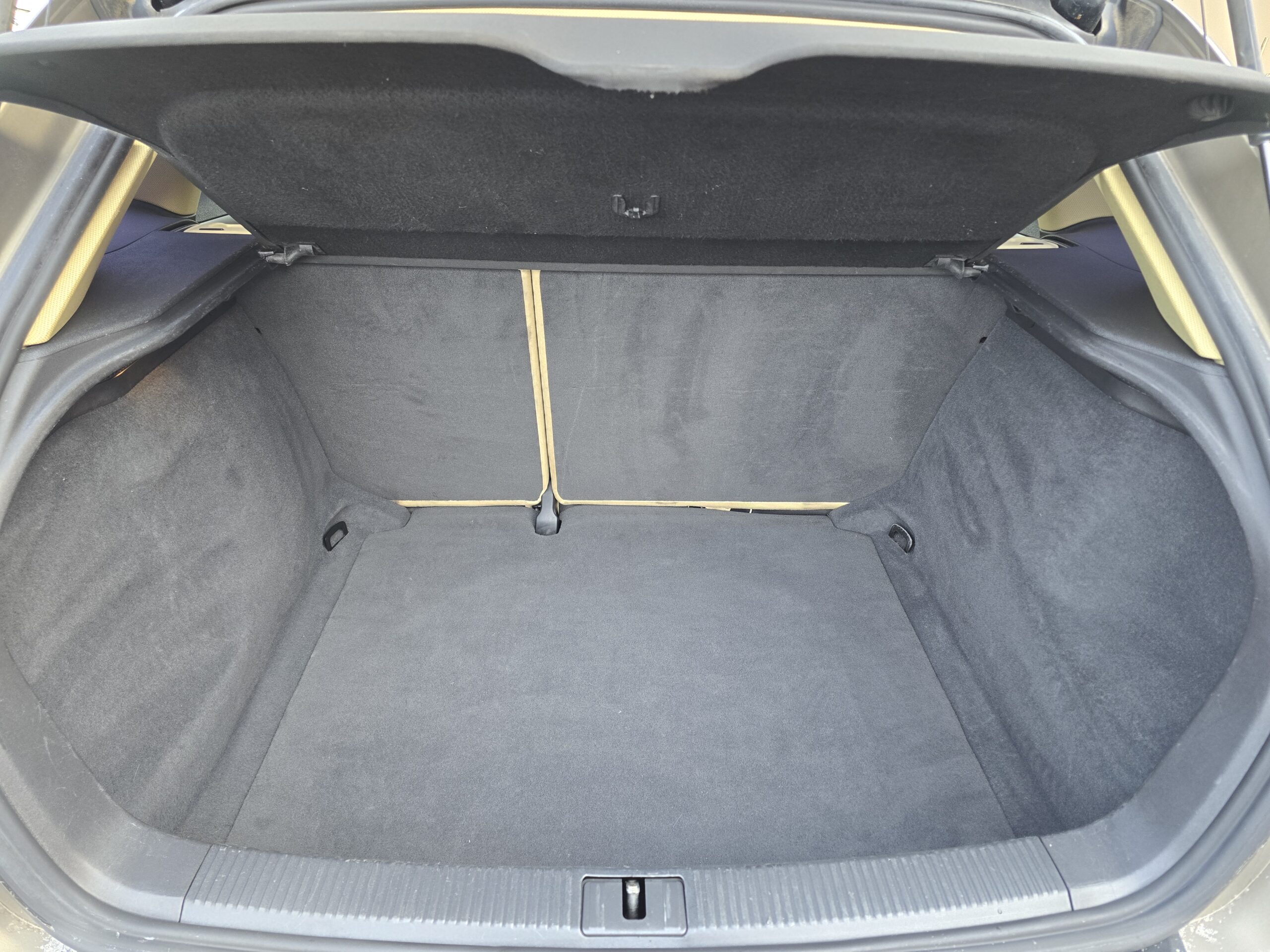 
								Audi A3 8p 2.0 TDI Ideał! full									