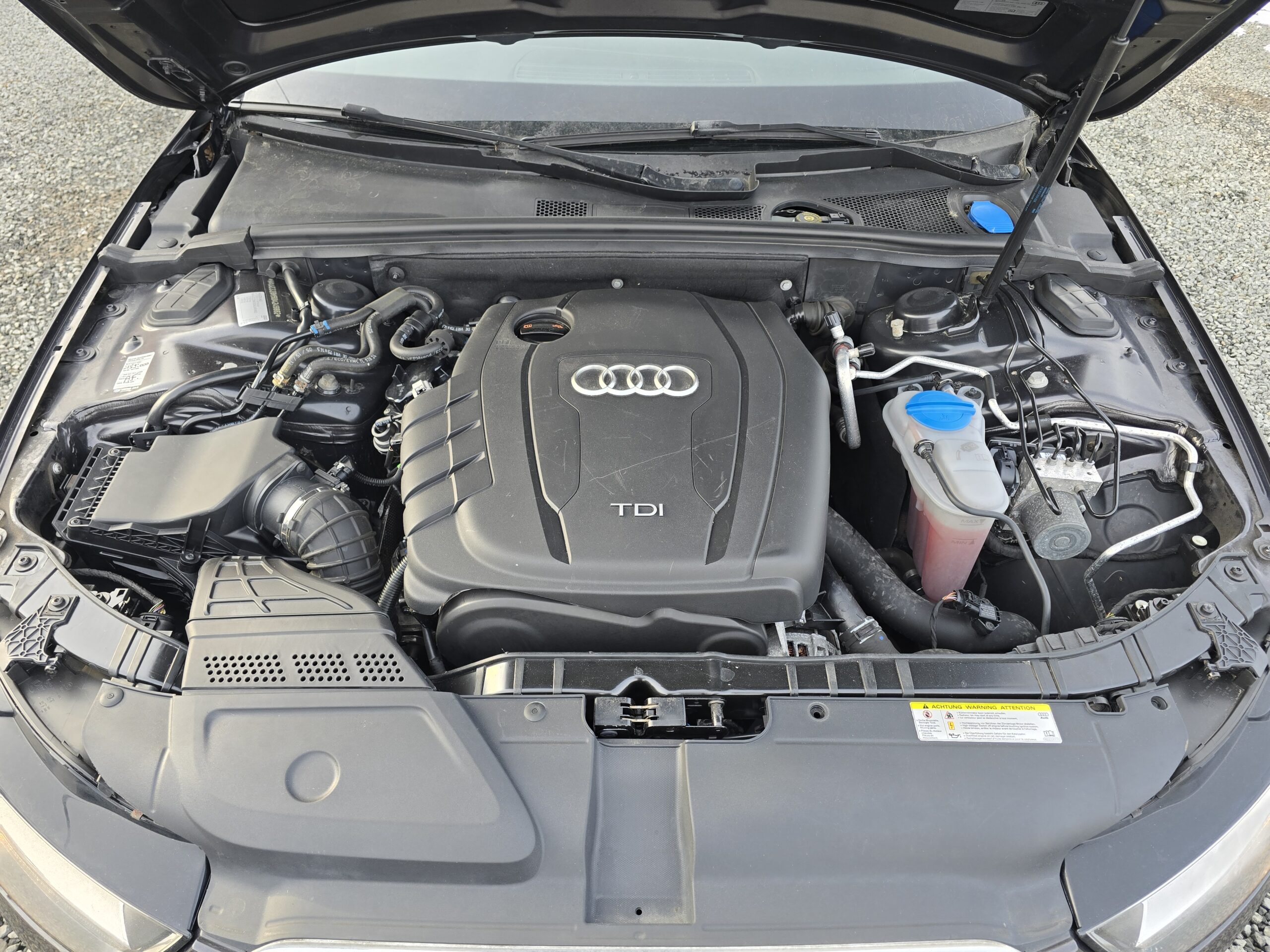 
								Audi A4 B8 2.0 TDI full									