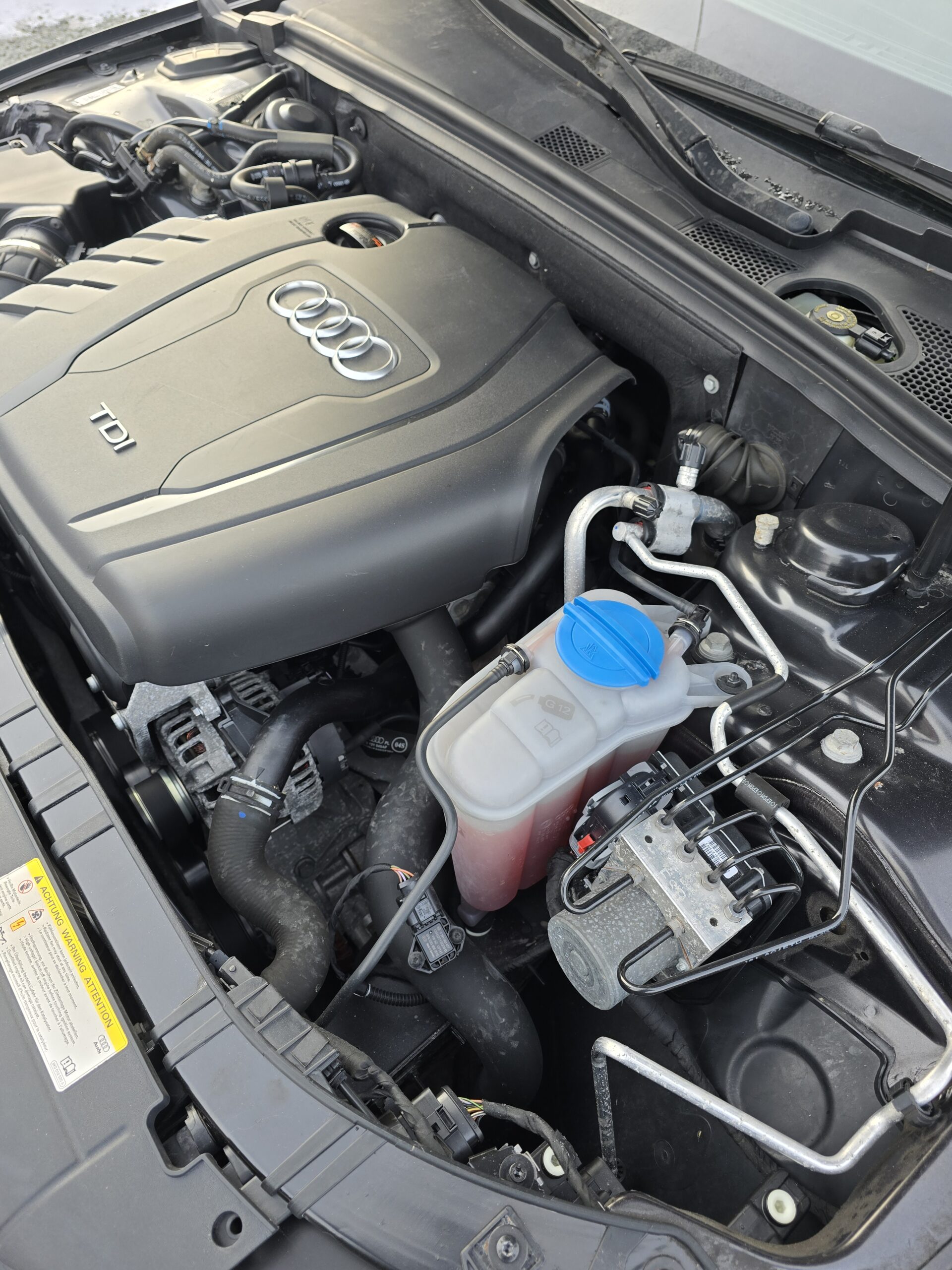
								Audi A4 B8 2.0 TDI full									