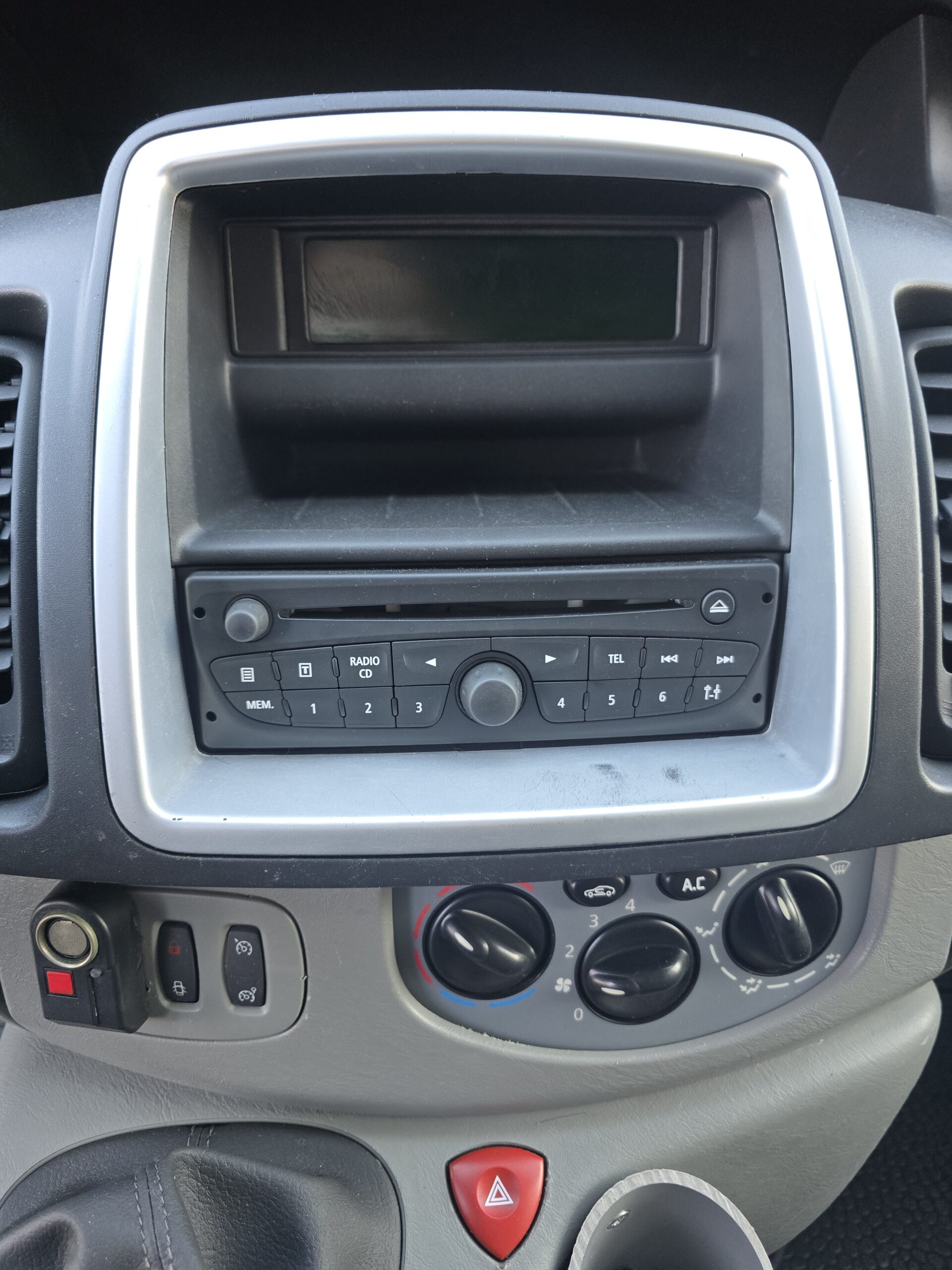 
								Renault Trafic 2.0DCI idealny! full									