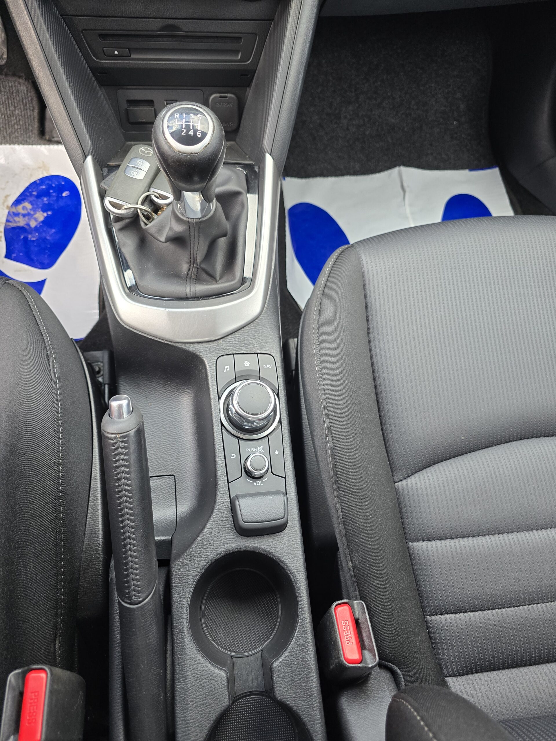 
								Mazda Cx-3 2.0 Skyactiv full									