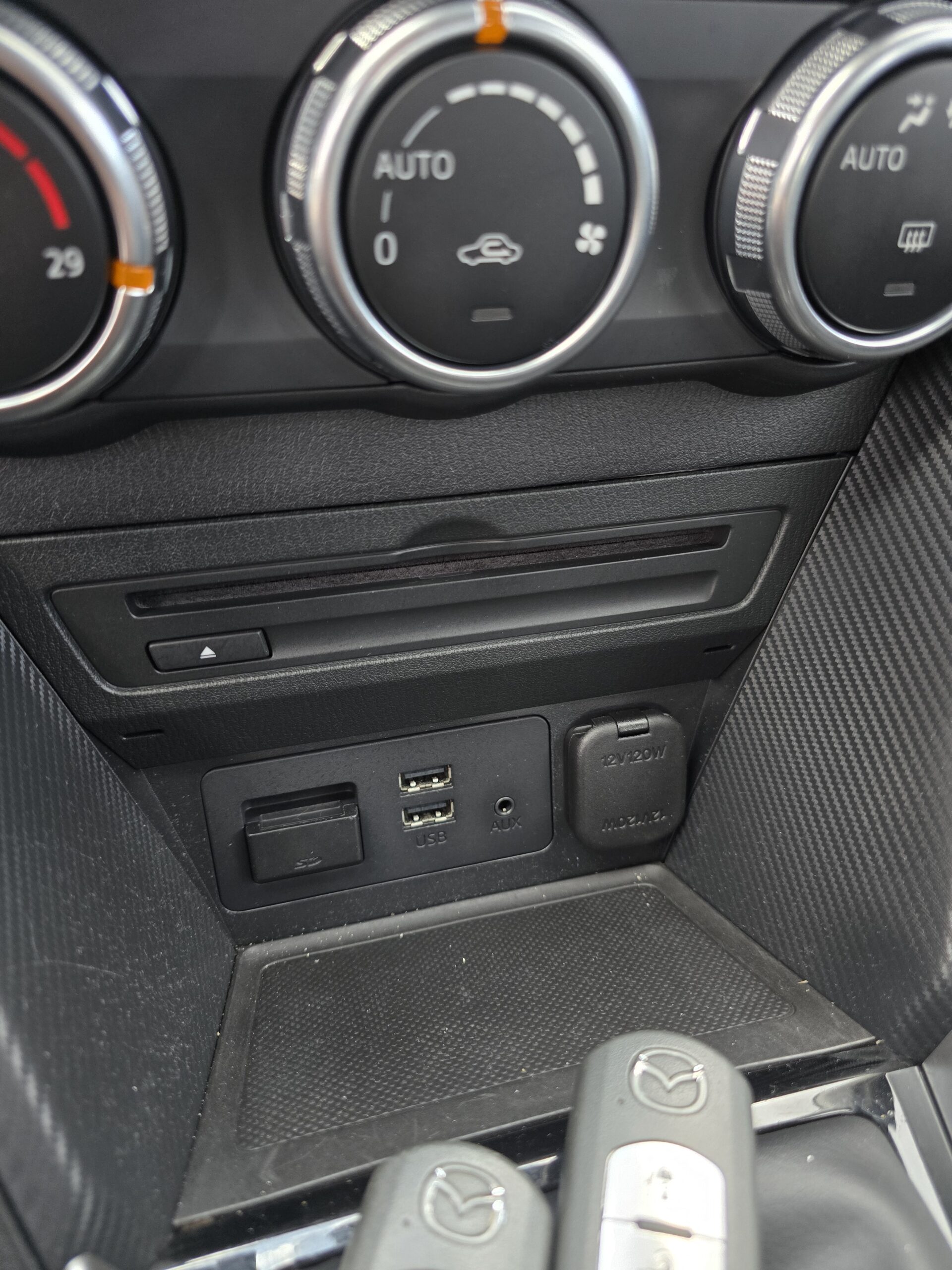 
								Mazda Cx-3 2.0 Skyactiv full									