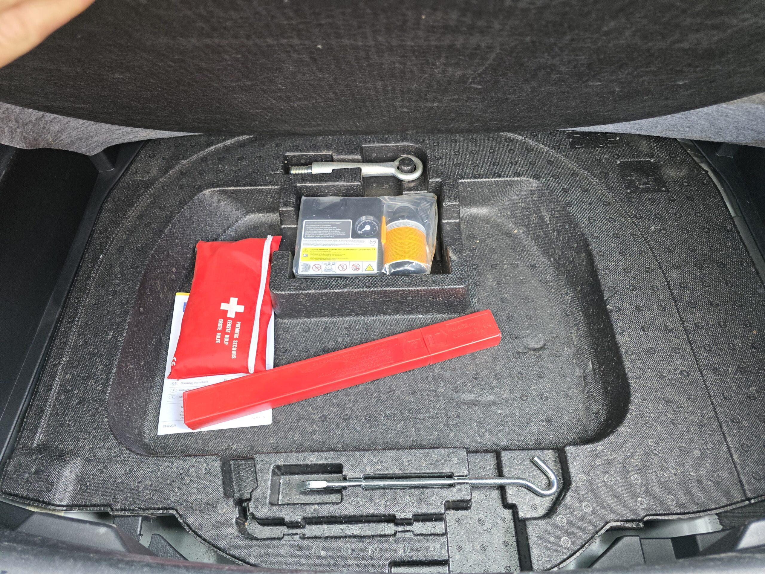 
								Mazda Cx-3 2.0 Skyactiv full									