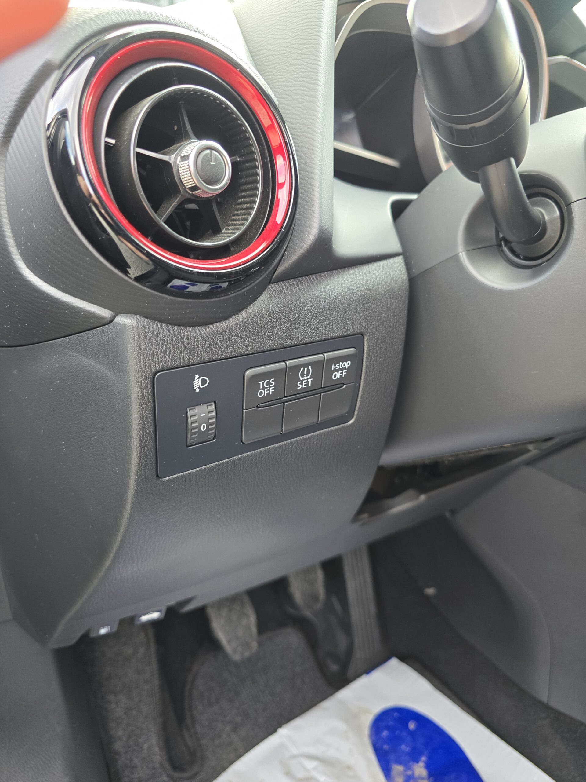 
								Mazda Cx-3 2.0 Skyactiv full									