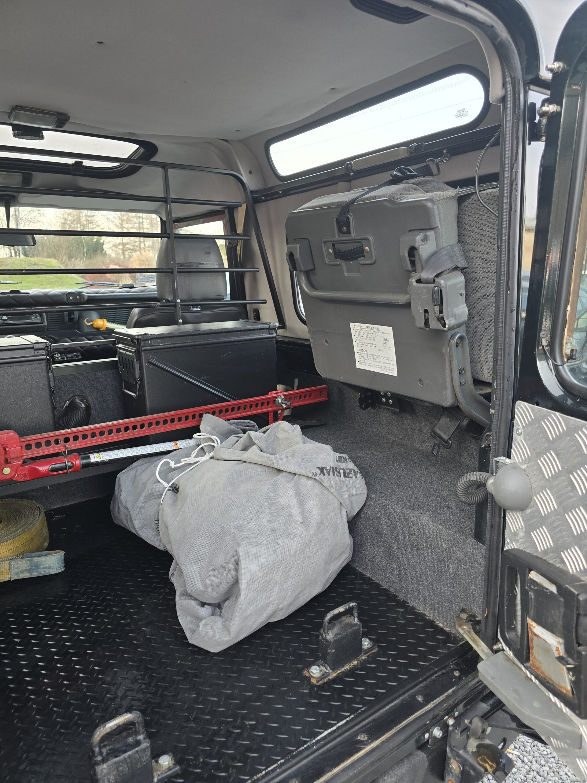 
								Land Rover Defender TD5 full									