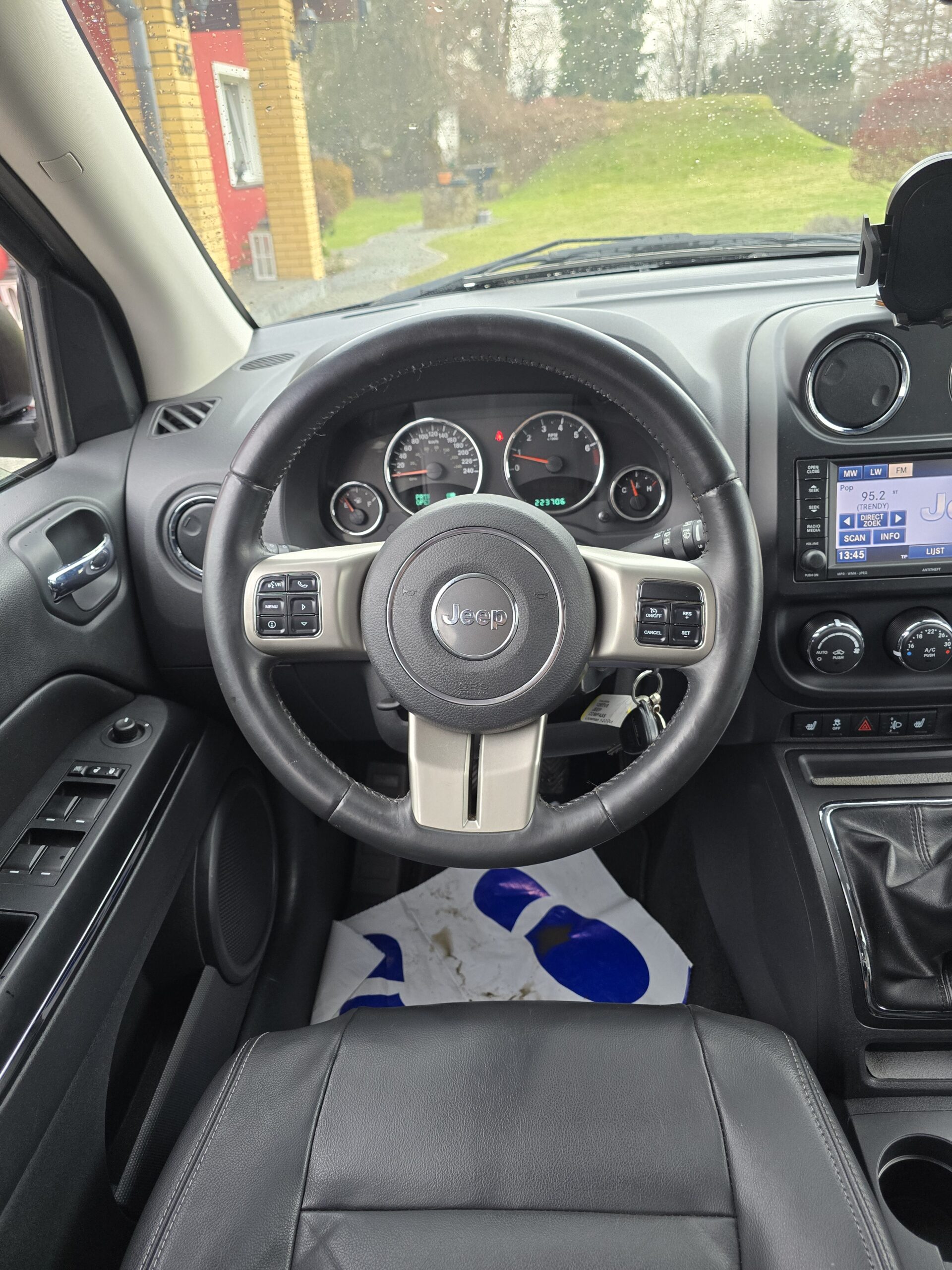 
								Jeep Compass 2.0 16v full									