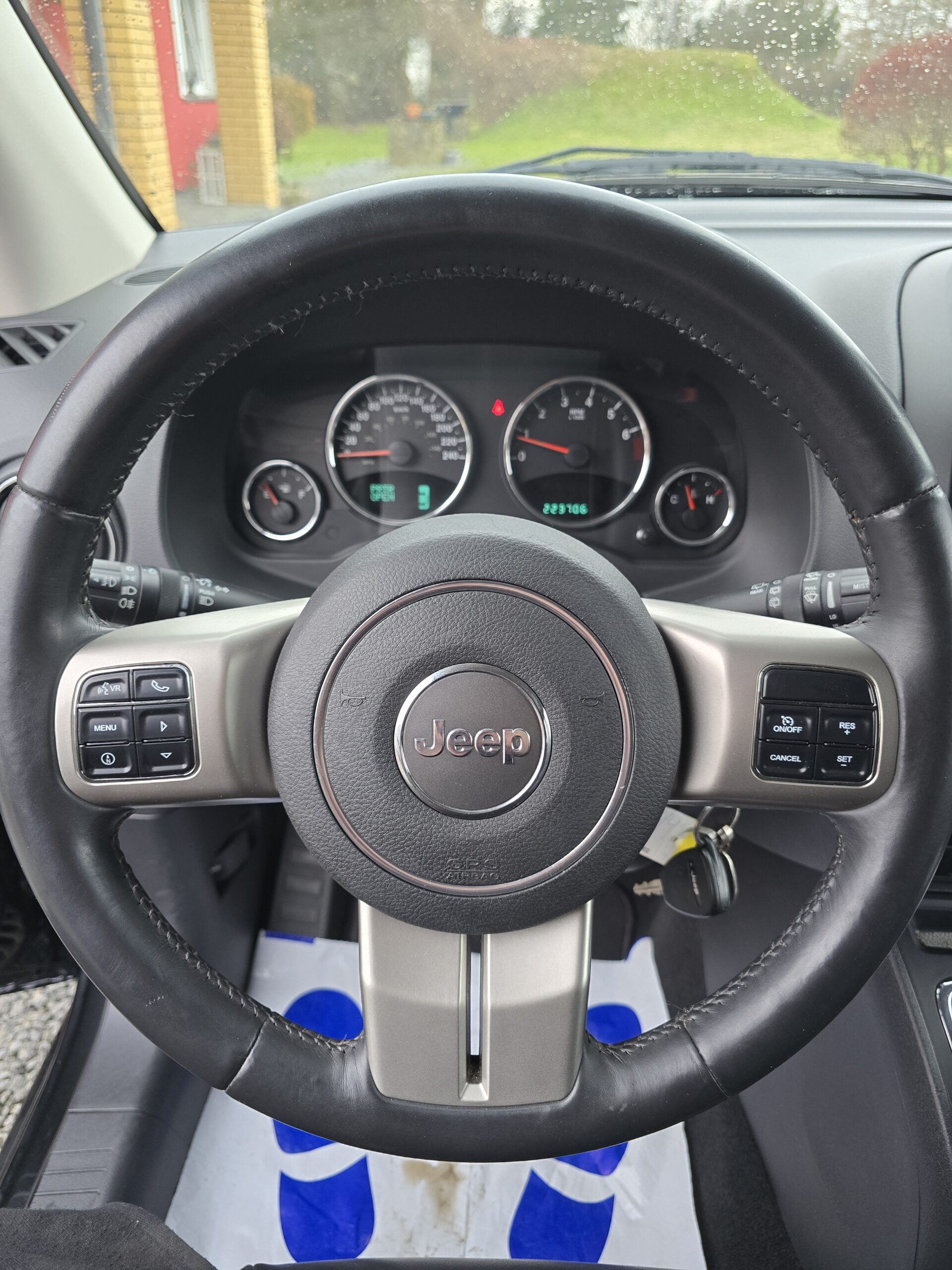 
								Jeep Compass 2.0 16v full									