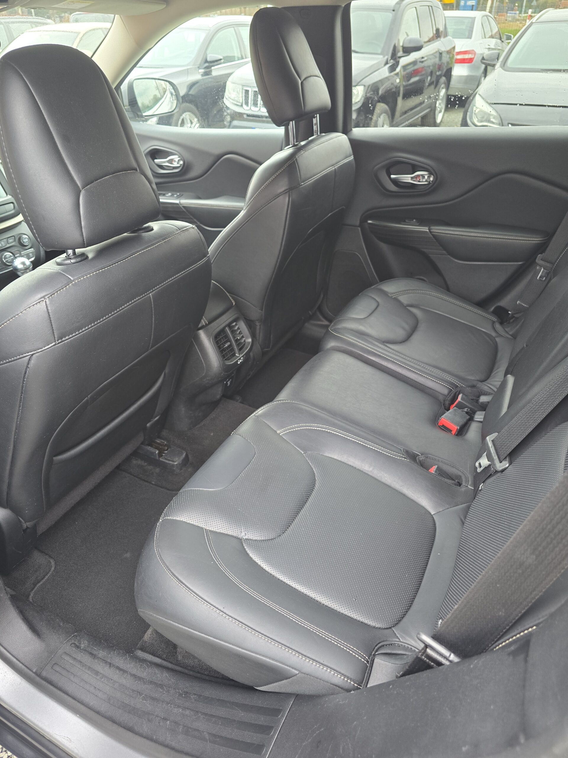 
								Jeep Cherokee 2.0 CRD 4X4 full									