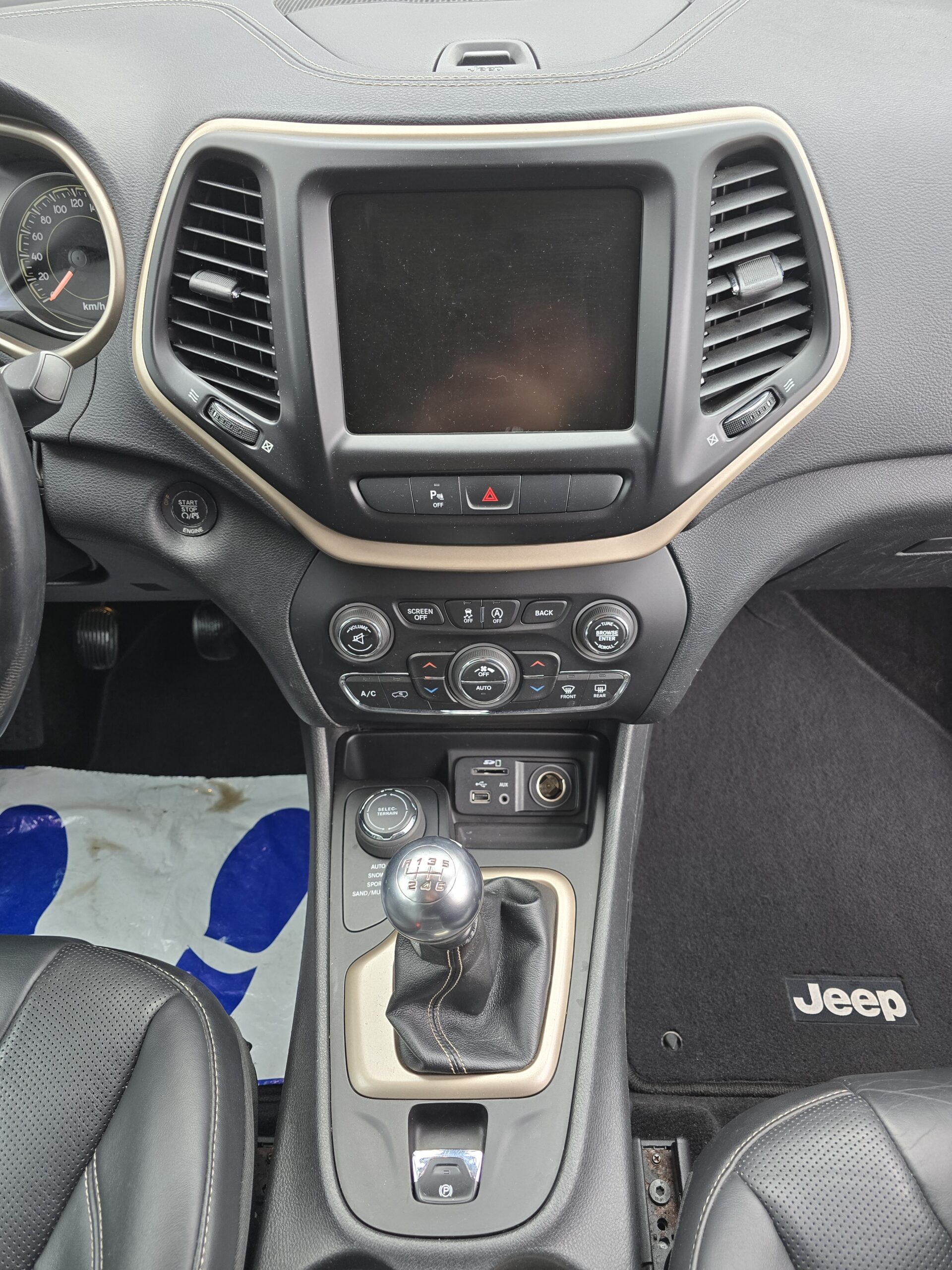 
								Jeep Cherokee 2.0 CRD 4X4 full									