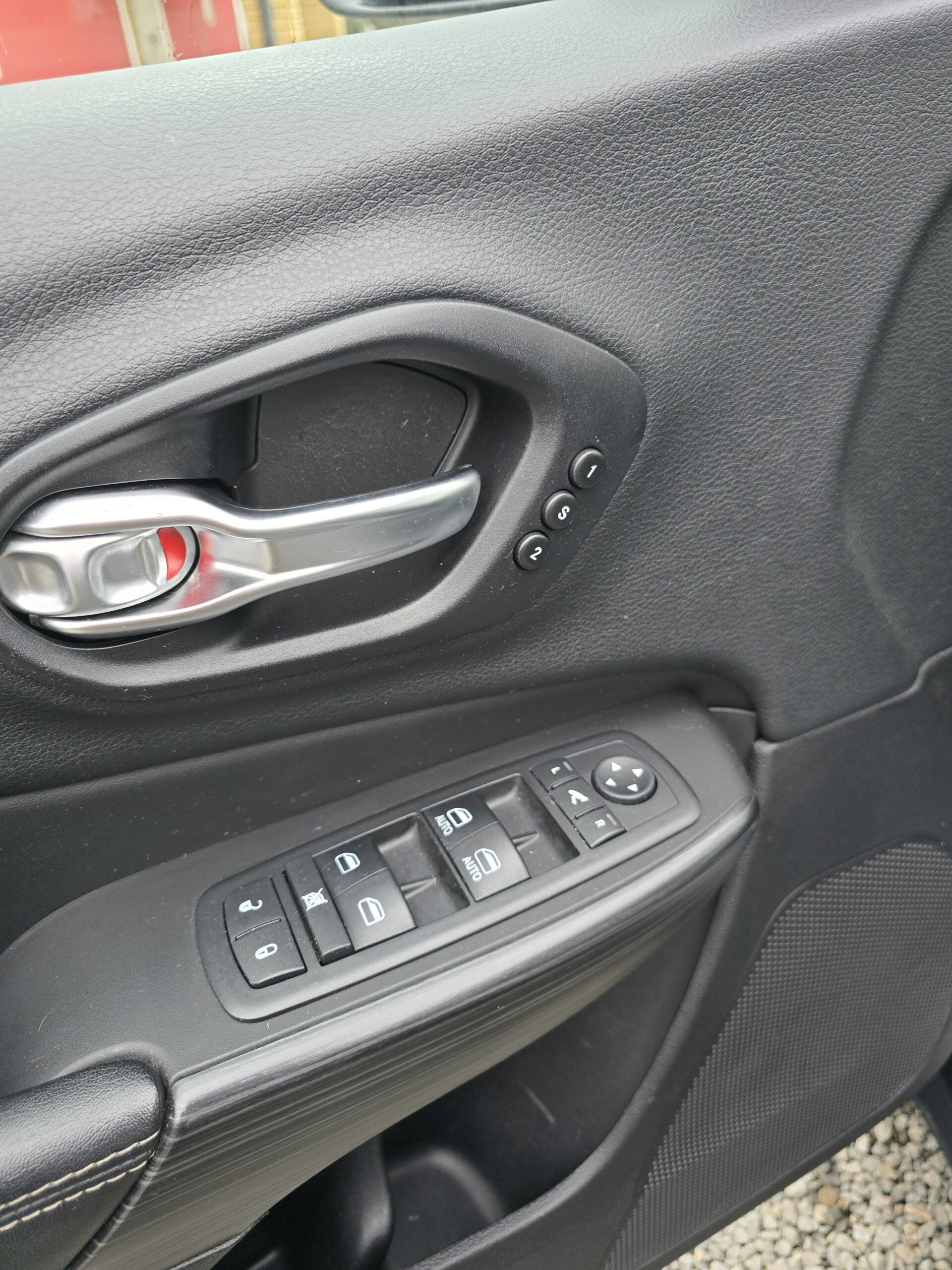 
								Jeep Cherokee 2.0 CRD 4X4 full									