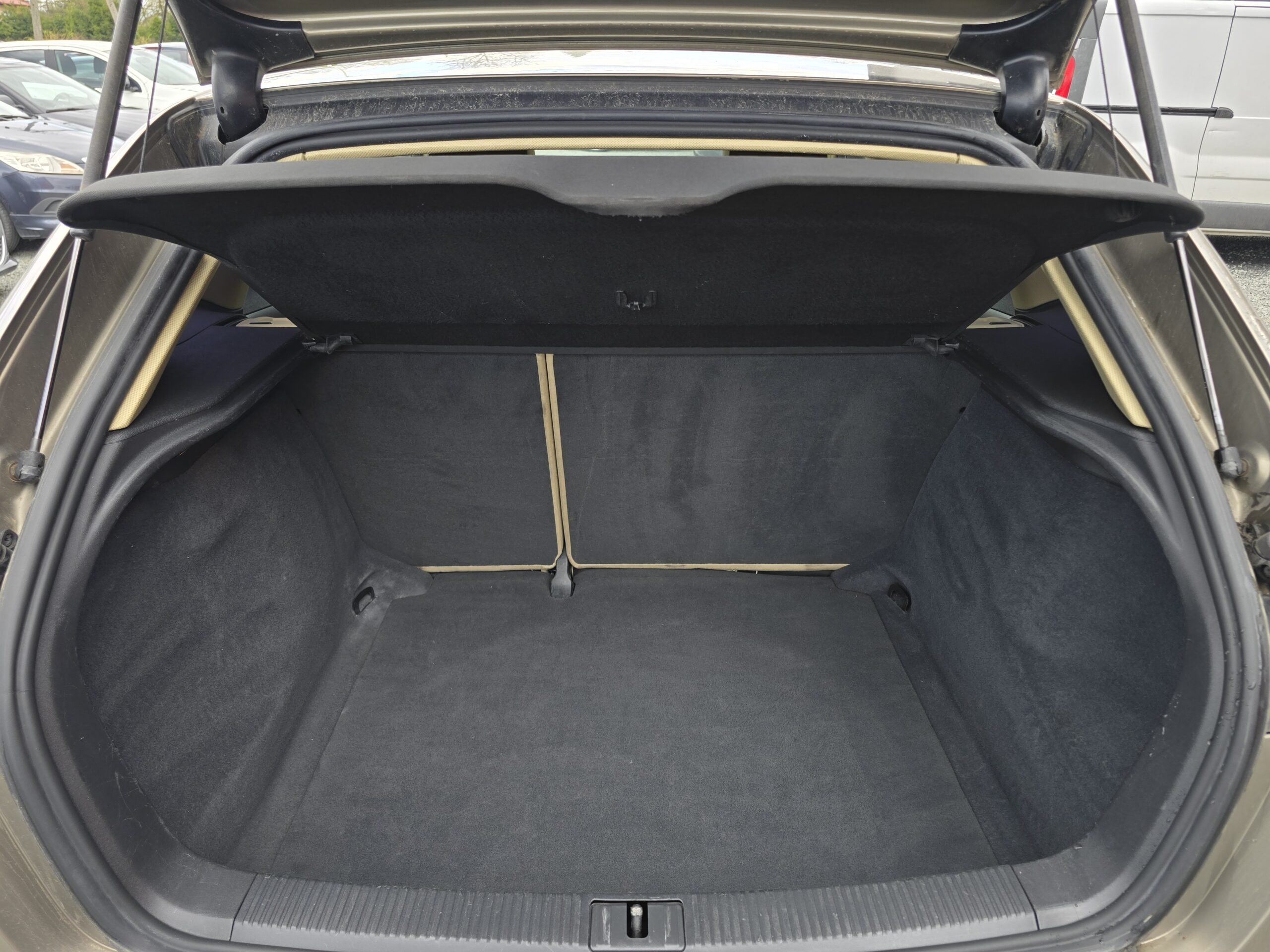 
								Audi A3 8p 2.0 TDI Ideał! full									