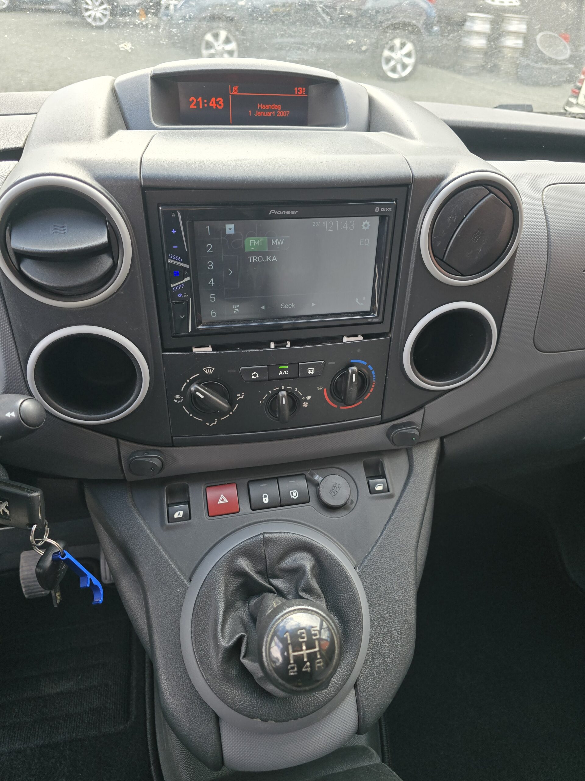 
								Peugeot Partner 1.6 Ehdi dostawczy full									