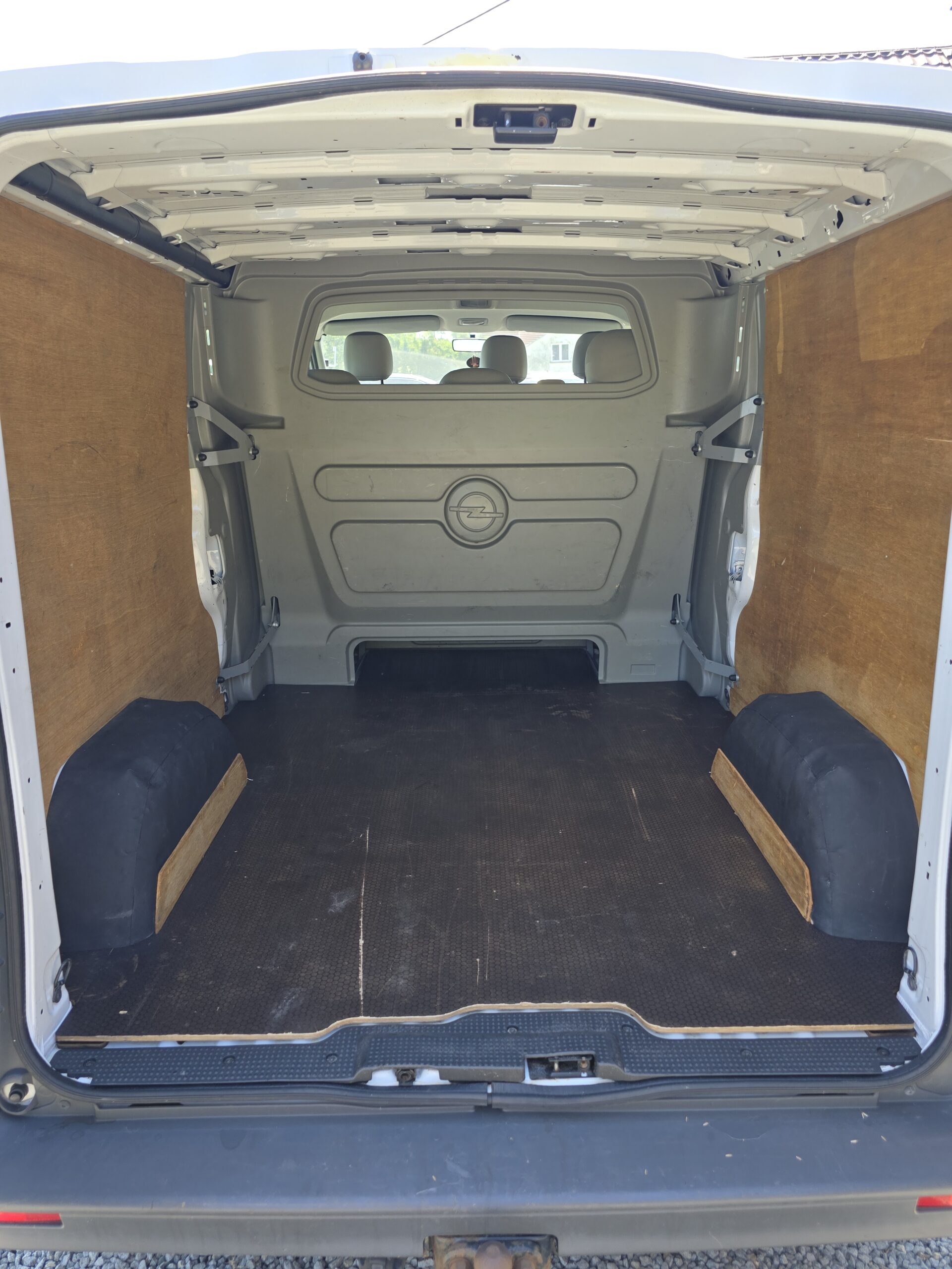
								Opel Vivaro 2.0CDTI Brygadówka 6os full									