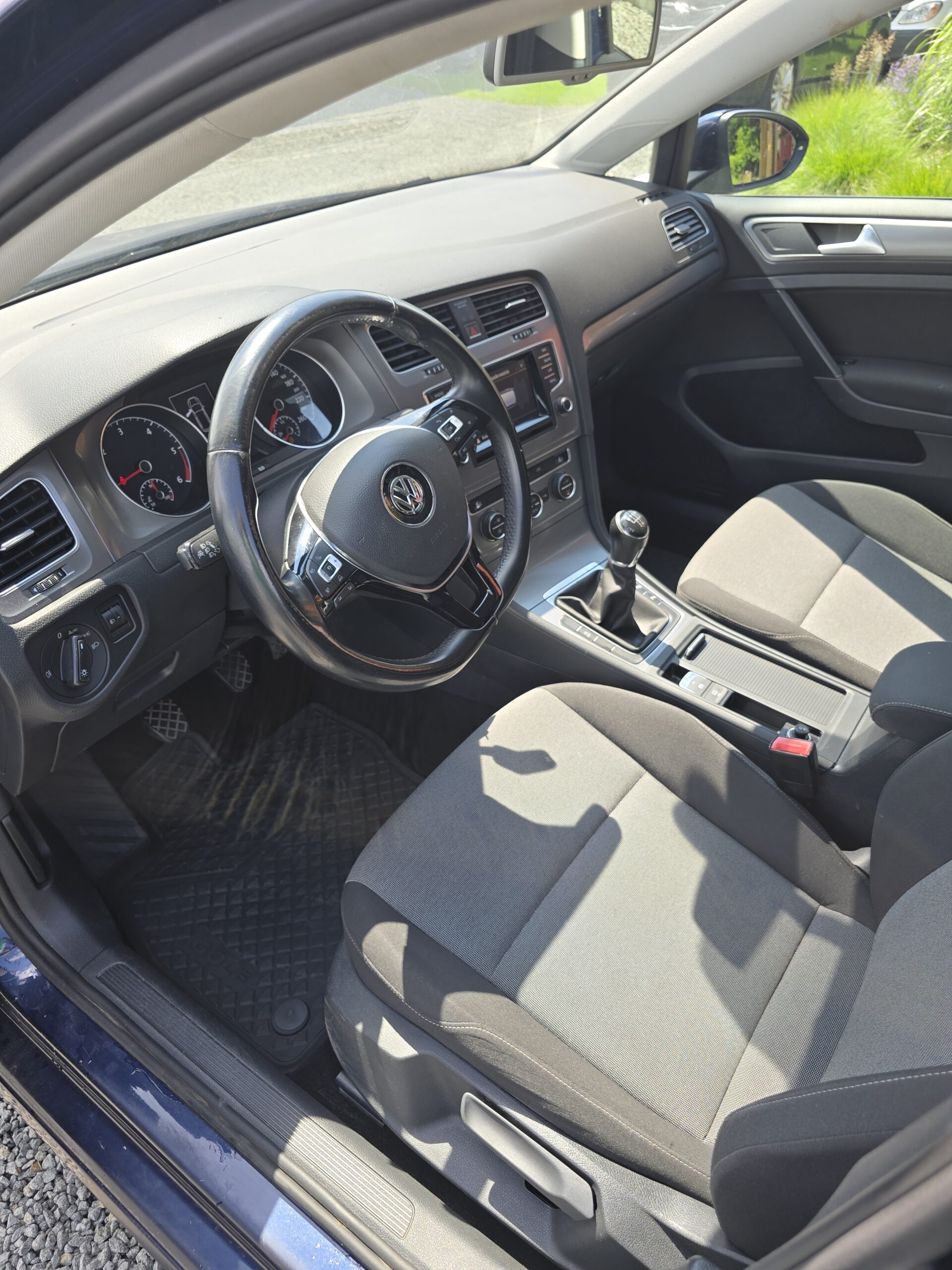 
								Volkswagen Golf VII 1.6 Tdi 2015r. full									